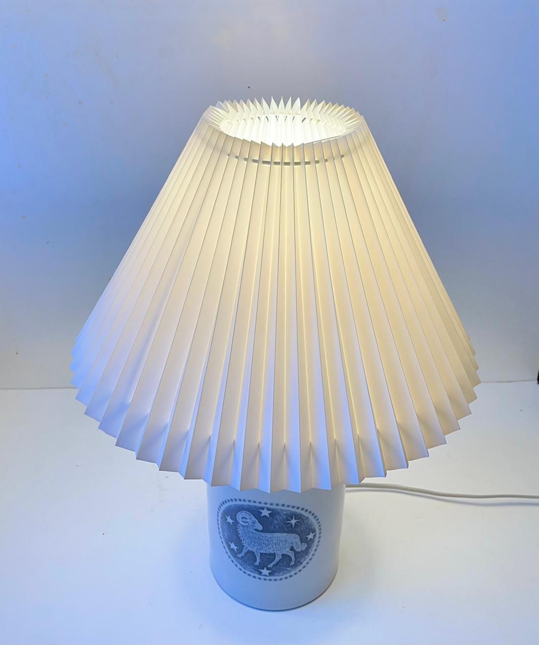 Royal Copenhagen White Porcelain Table Lamp by Kaj Lange for Fog & Mørup, 1970s In Good Condition For Sale In Esbjerg, DK