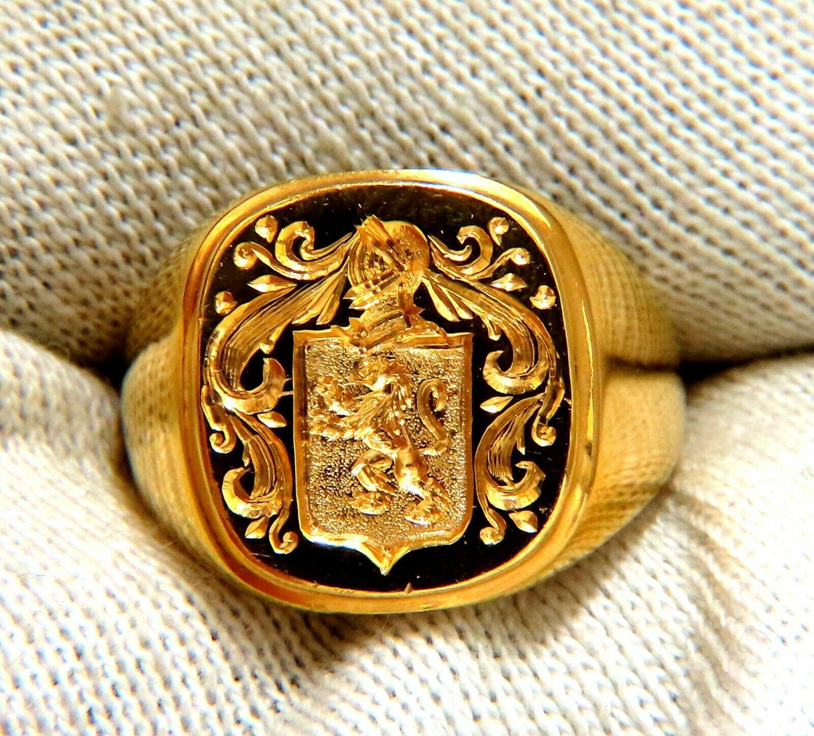 Royal Crest Coat of Arms 14kt Signet Ring For Sale at 1stDibs
