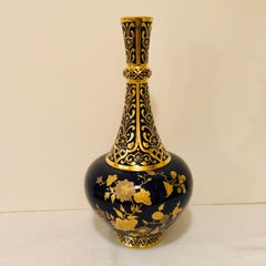 Vase cobalt Royal Crown Derby décoré d'un dorure surélevé