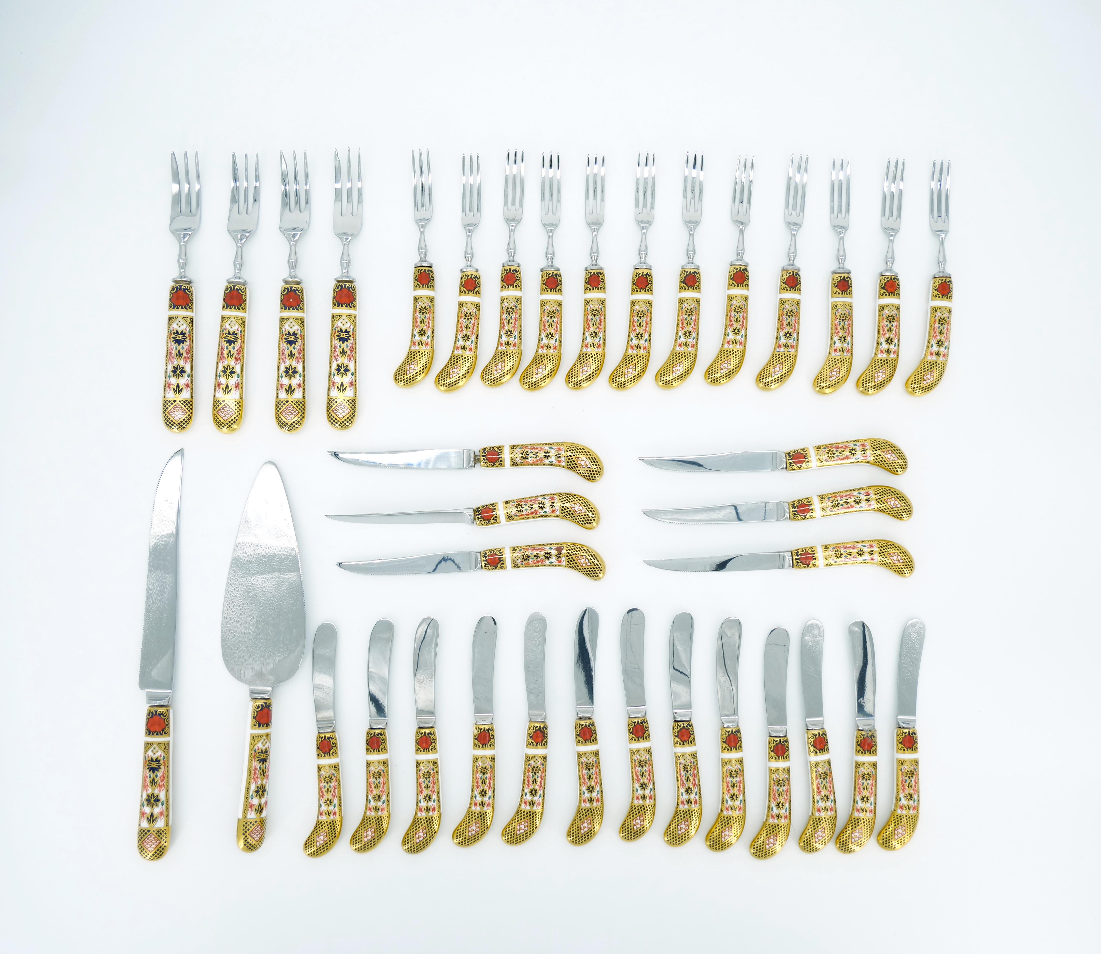 Royal Crown Derby Hand Painted & Gilt Porcelain Flatware/ 30 Pieces In Good Condition For Sale In Tarry Town, NY