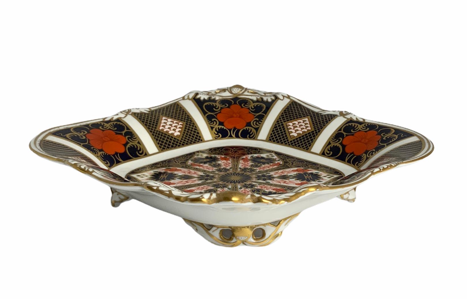 English Royal Crown Derby Hand painted Imari Style Porcelain Small Basket For Sale