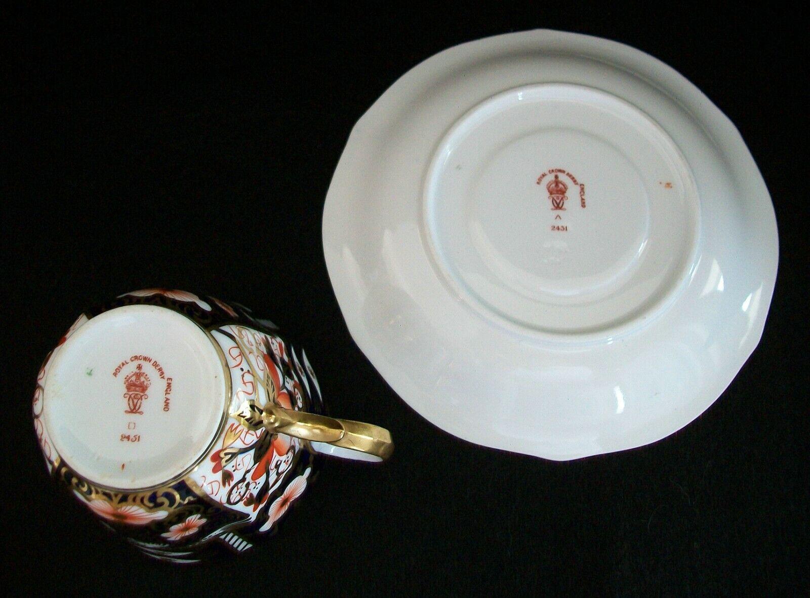 English ROYAL CROWN DERBY - Imari Pattern #2451 - Tea Cup & Saucer - U.K. - C.1912-16 For Sale