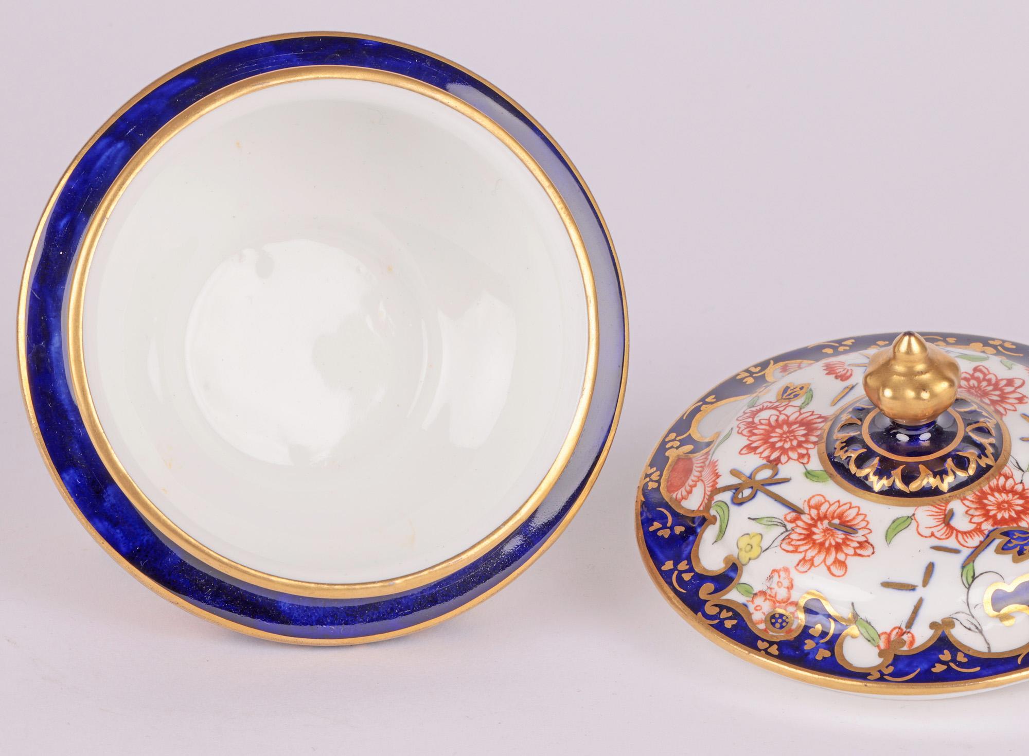 Royal Crown Derby Imari Pattern Porcelain Lidded Trinket Pot In Good Condition In Bishop's Stortford, Hertfordshire