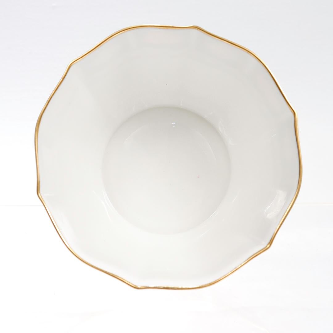 Porcelaine Royal Crown Derby Porcelain Border Imari Pattern No. 8450 Cranberry Bowl (bol aux canneberges) en vente