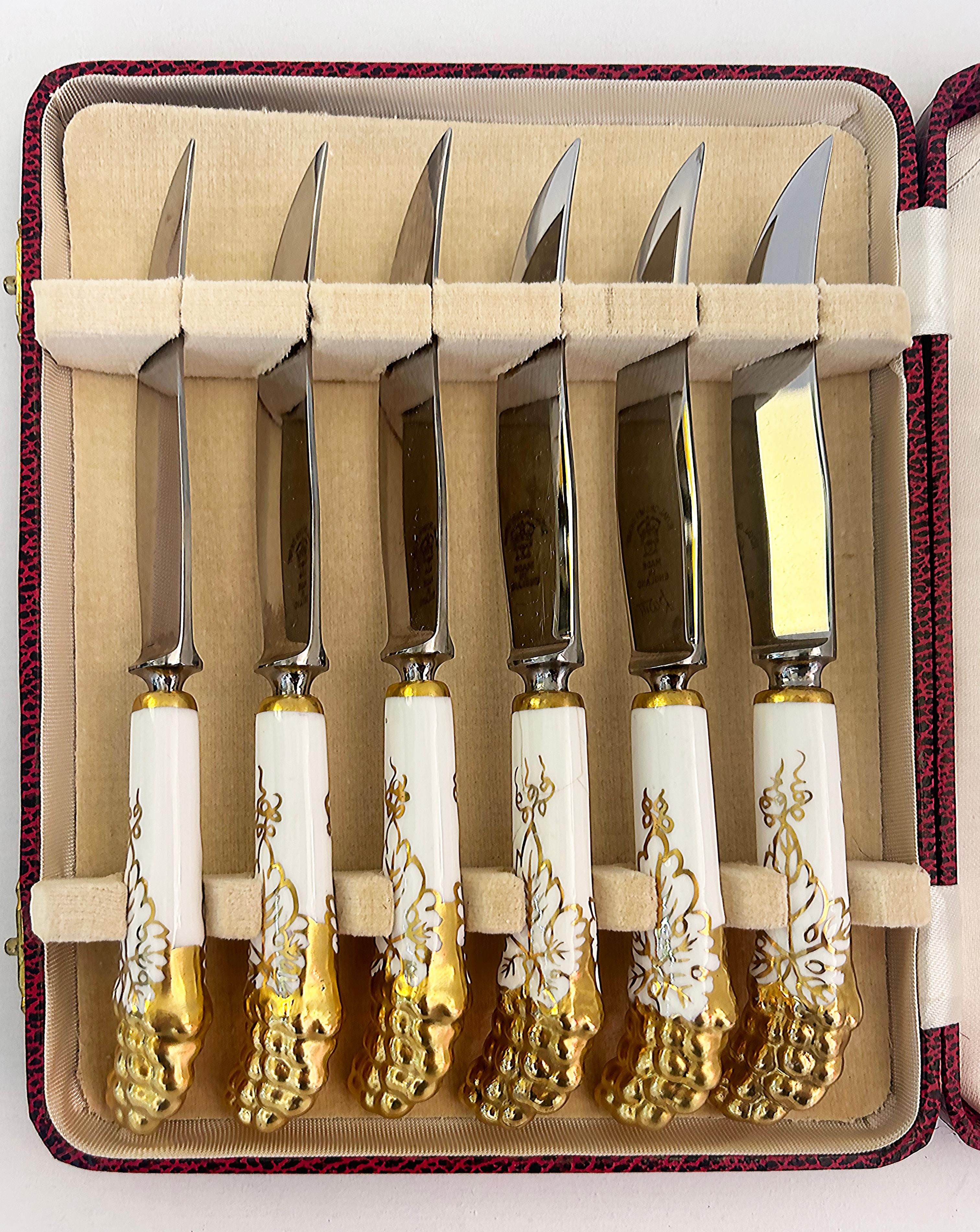 English Royal Crown Derby Porcelain, Stainless Fruit Knives Set, Grapes, Leather Box For Sale