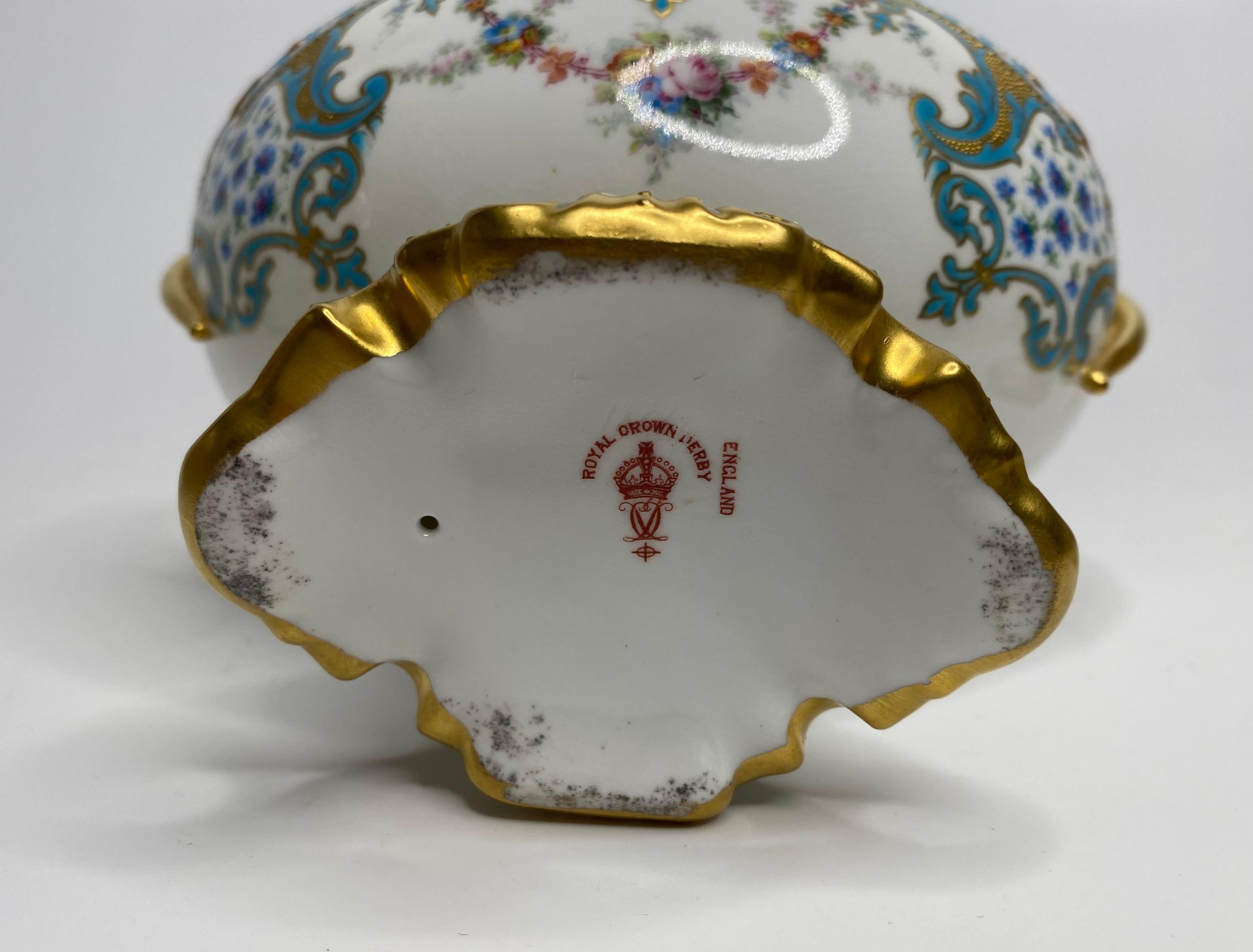 Vase et couvercle en porcelaine Royal Crown Derby. Desire Leroy, né en 1897. en vente 1