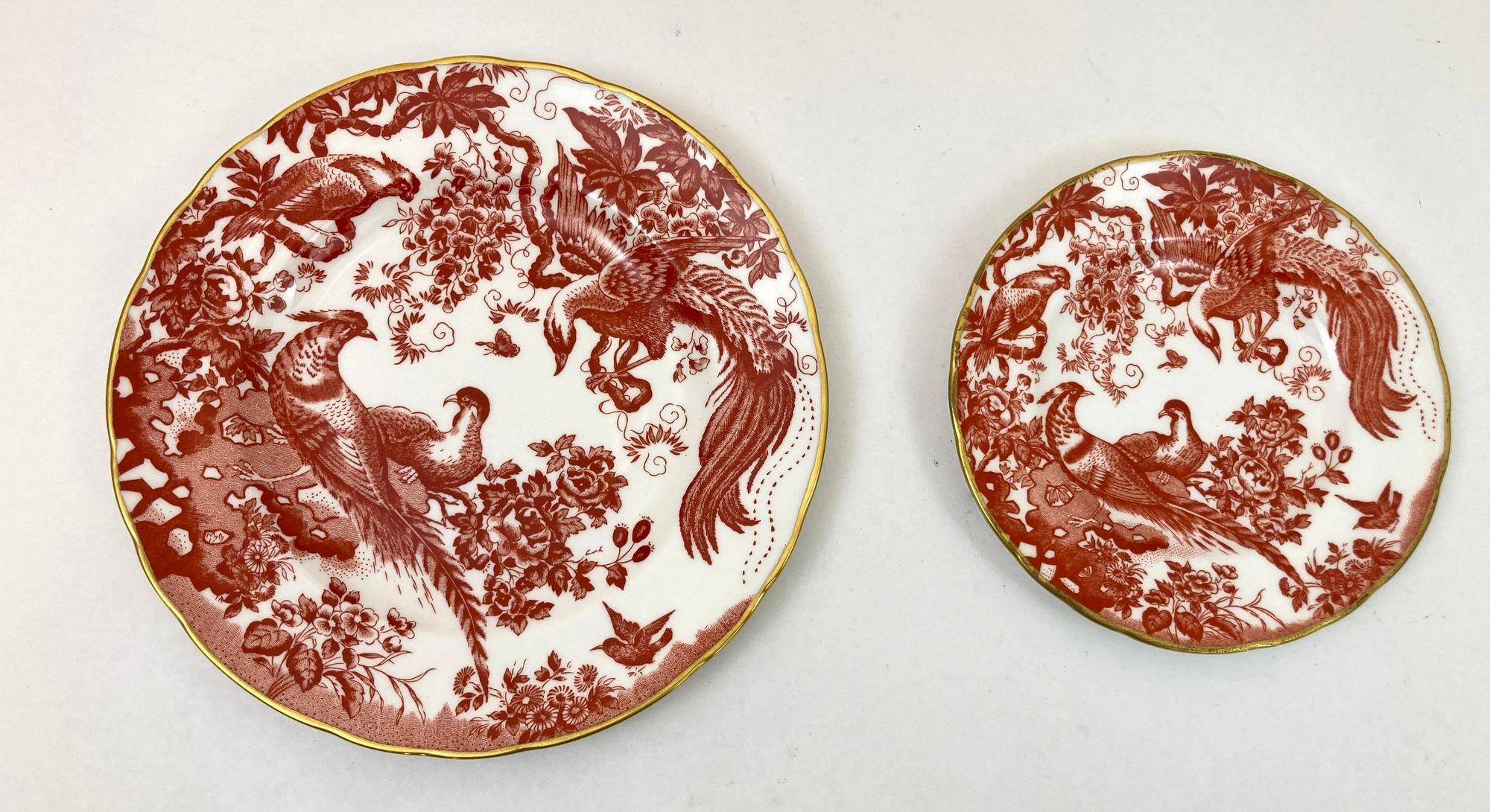 English Royal Crown Derby Red Aves Collection Set of 3 Porcelain Plates For Sale