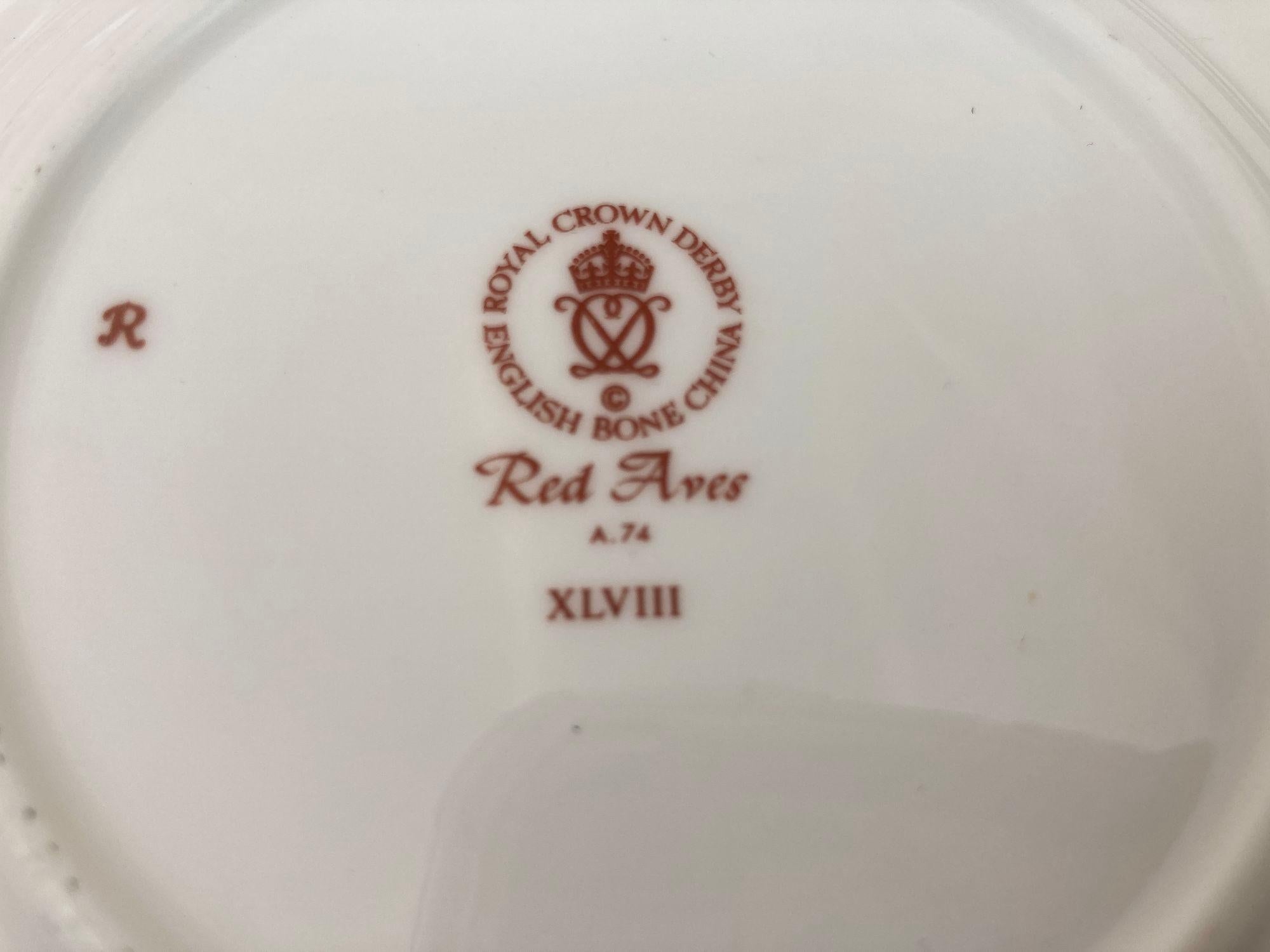 Royal Crown Derby Red Aves Collection Set of 3 Porcelain Plates For Sale 2
