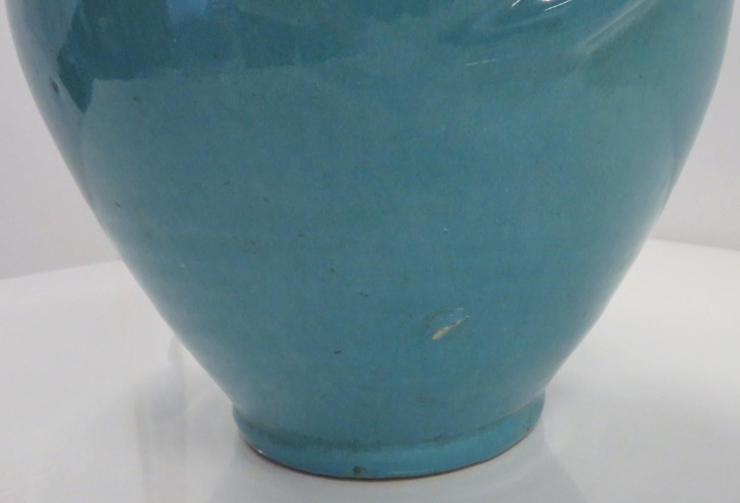 Glazed Royal Crown Pottery Turquoise Blue Large Urn w/ Rat Tail Handles NC 1939-42 For Sale