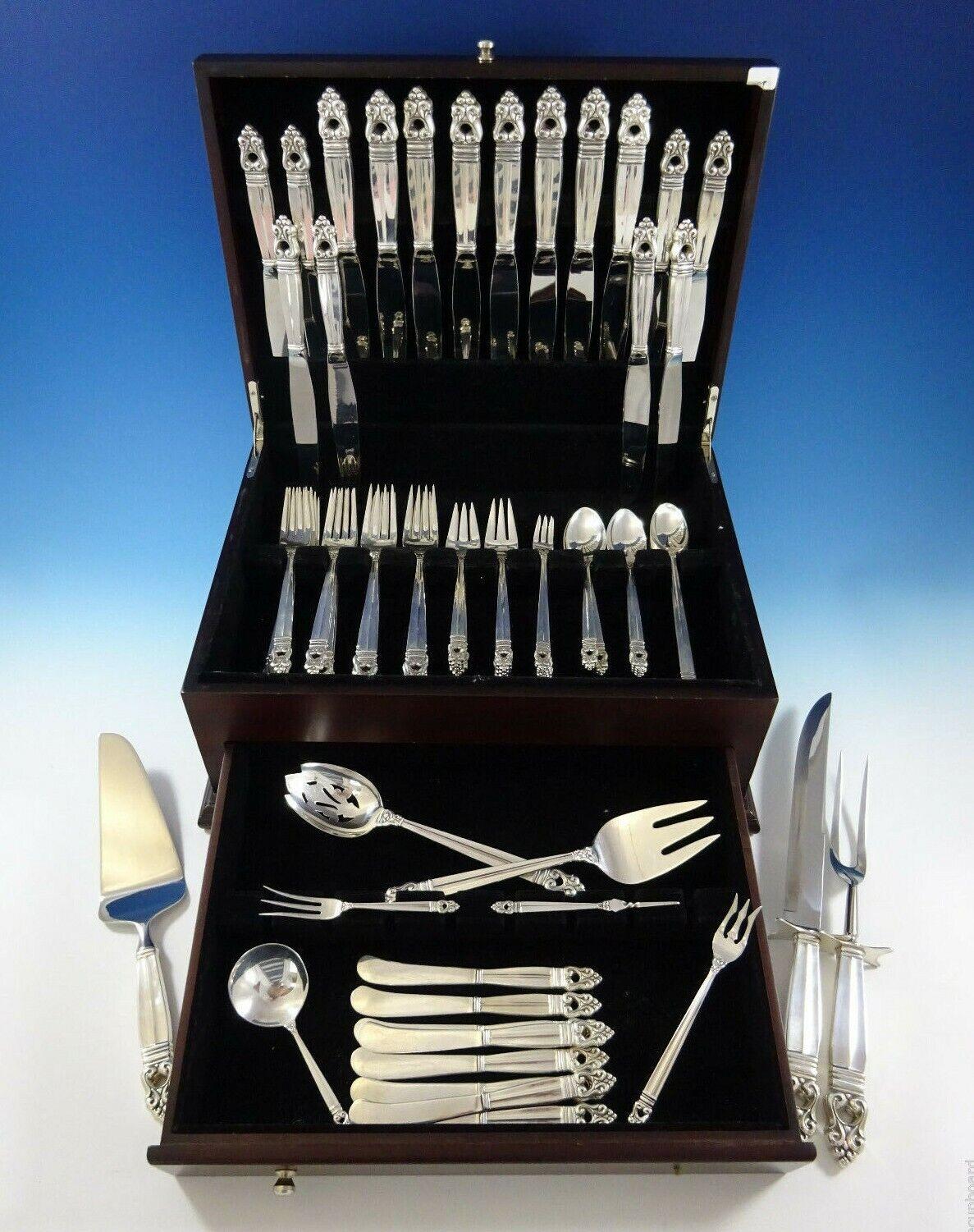 The accent is on form and symmetry in Royal Danish, which takes its influence from the traditional artistry of Scandinavia. Bold openwork reflects this modern interpretation, even on the knife handles. Cut with the clarity of a fine jewel, these