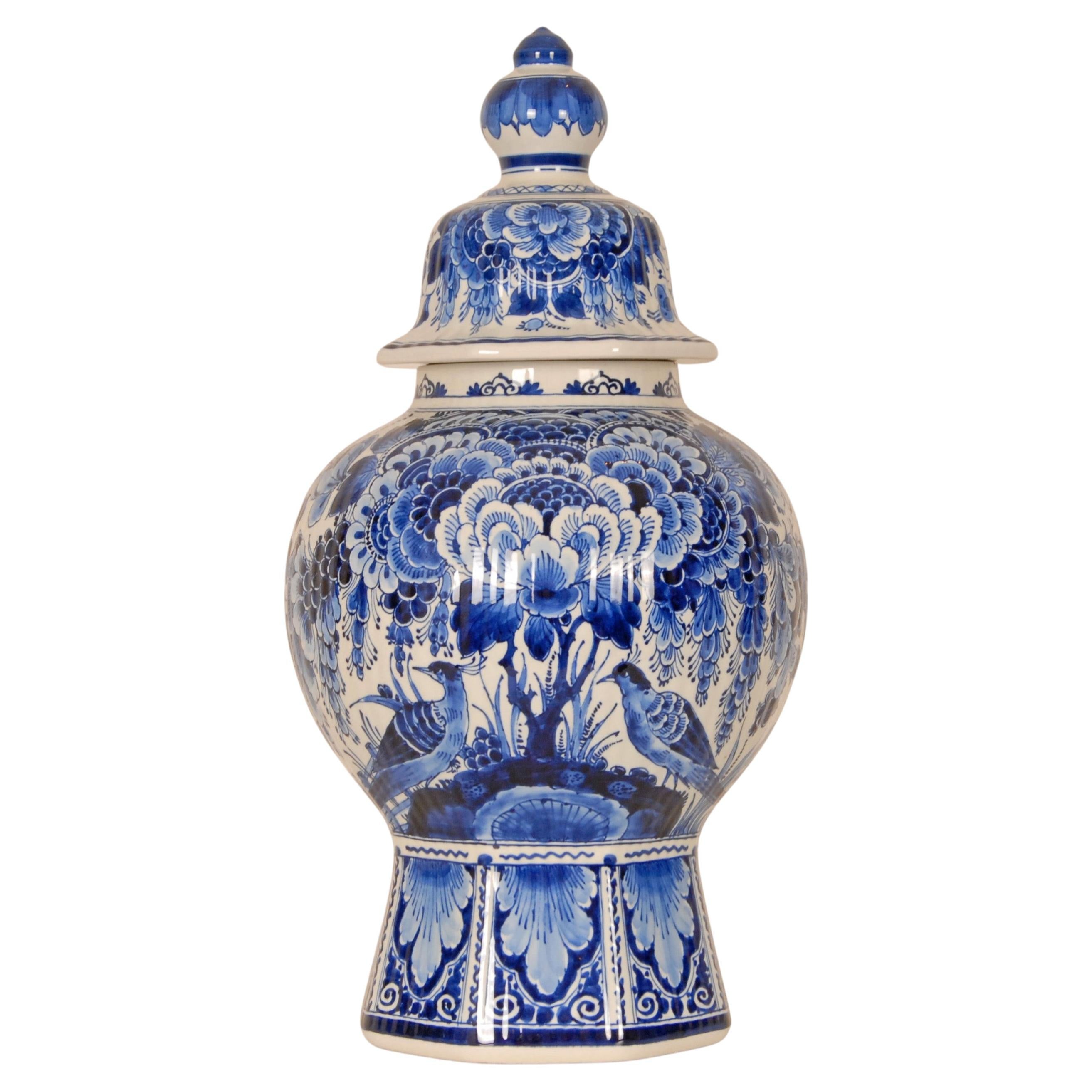 Vase balustre Royal Delft Bleu et blanc Chinoiserie Fleurs Oiseaux Octogonal