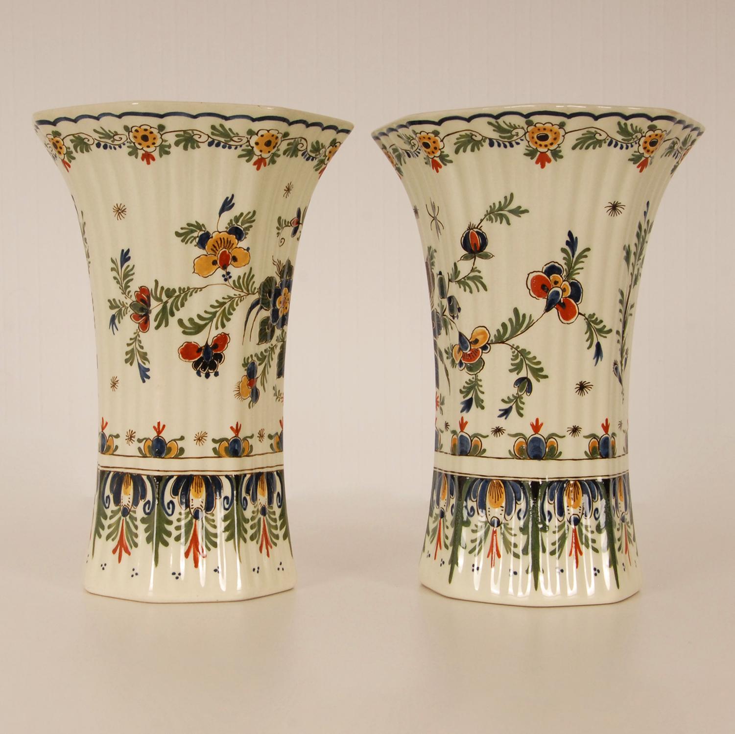 Royal Delft Beaker Vases Earthenware Dutch Polychrome Delftware Vases a Pair In Good Condition For Sale In Wommelgem, VAN