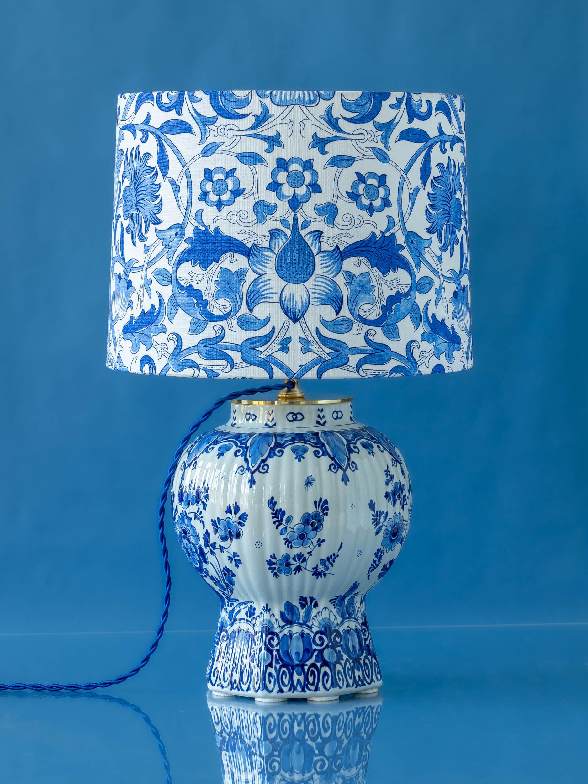 Hand-Crafted Royal Delft Blue 1940 Table Lamp, William Morris Lampshade