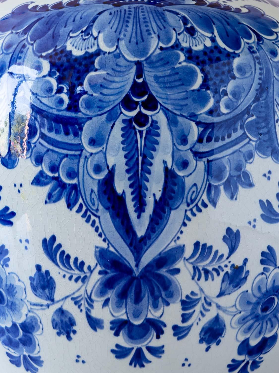 Royal Delft Blue 1974 Vase Table Lamp, White Satin Lampshade with Cobalt Trim For Sale 3