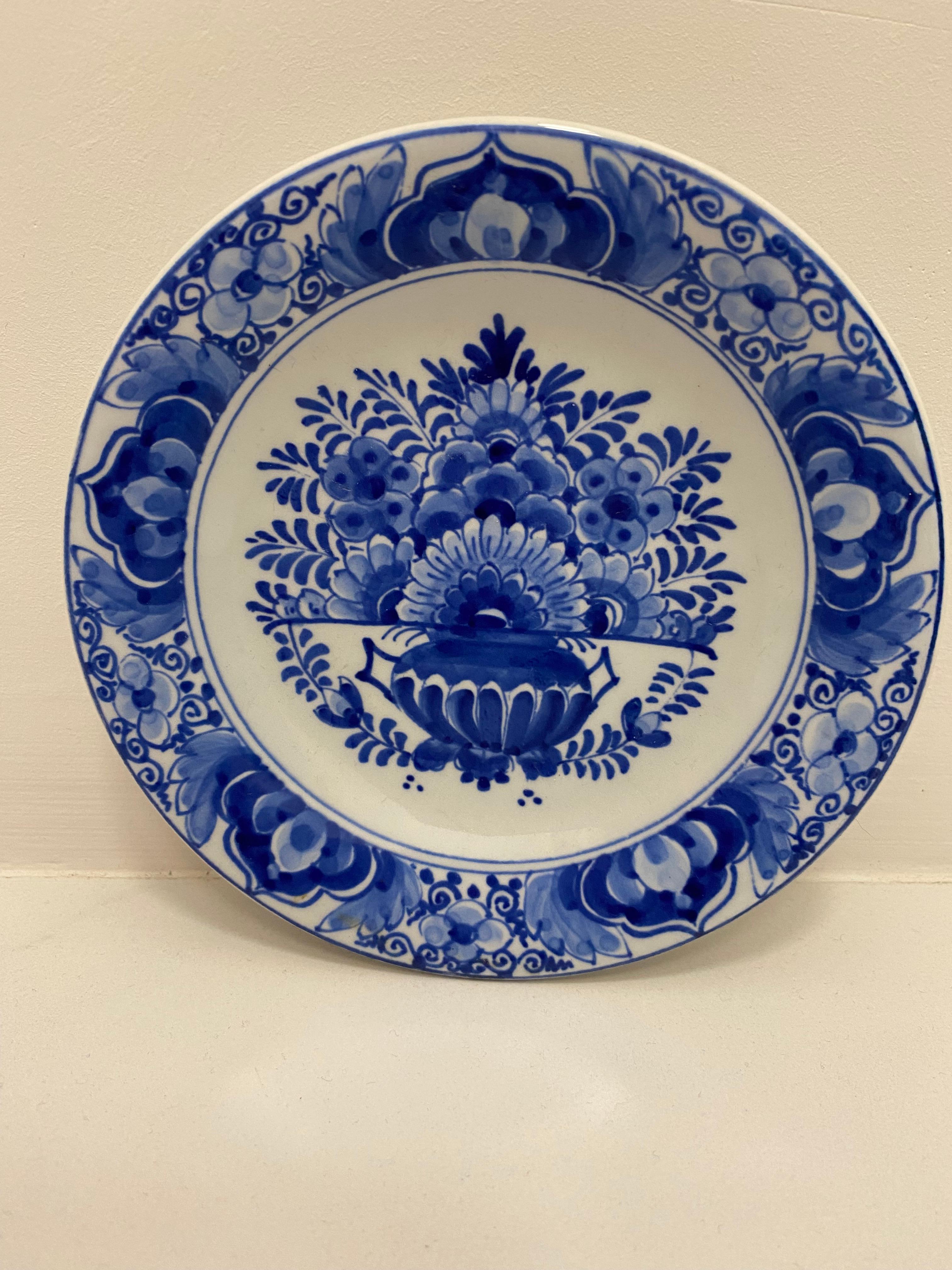 Azul de Delft desde 1653
Royal Delft lleva creando Azul de Delft de alta calidad desde 1653. Esta artesanía milenaria se transmite de generación en generación y las obras maestras icónicas siguen haciéndose totalmente a mano en Delft.

Desde 1879,