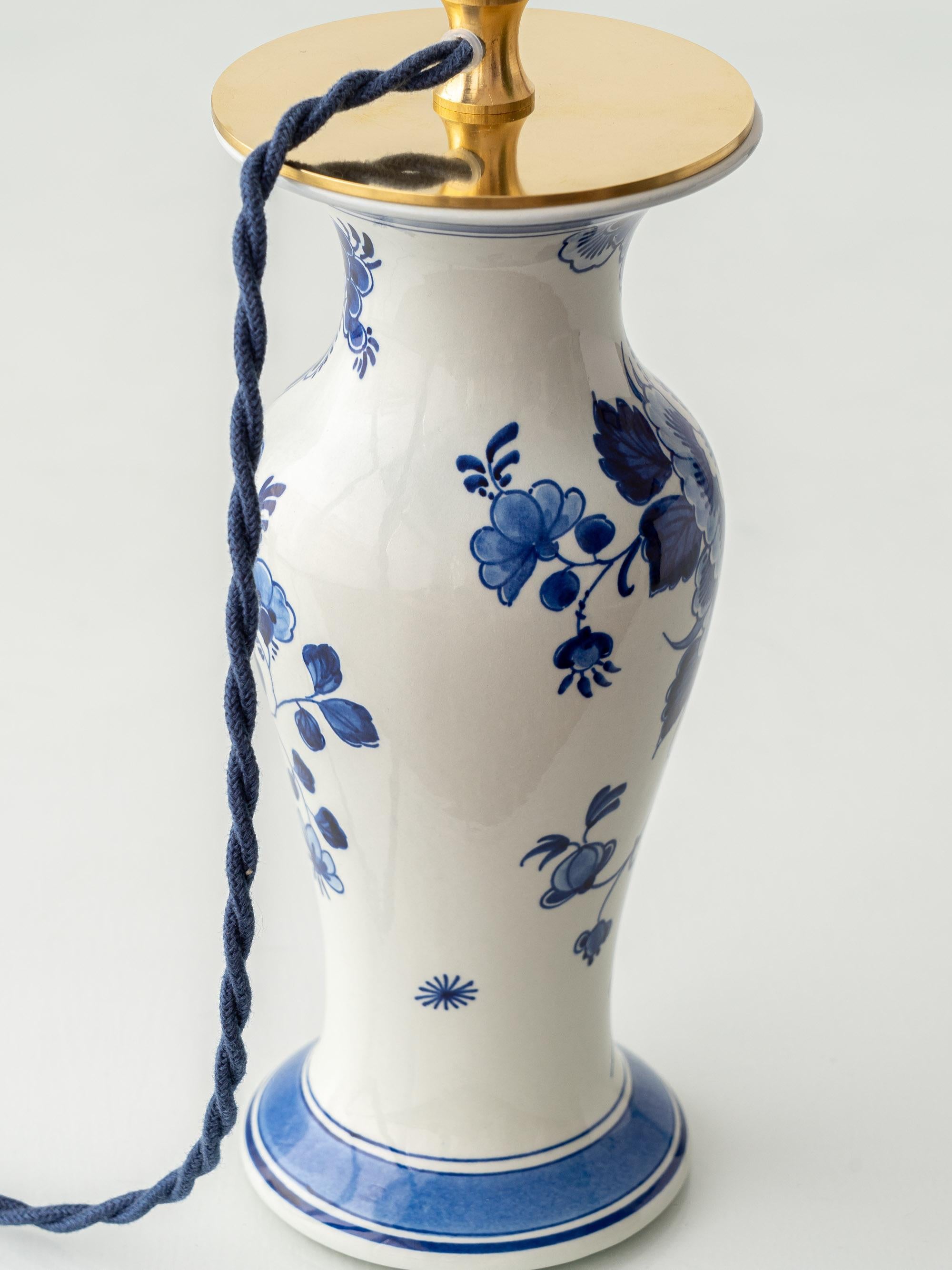Royal Delft Blue Table Lamps, 1970s, with New Green Silk Lamphades, Pair For Sale 3