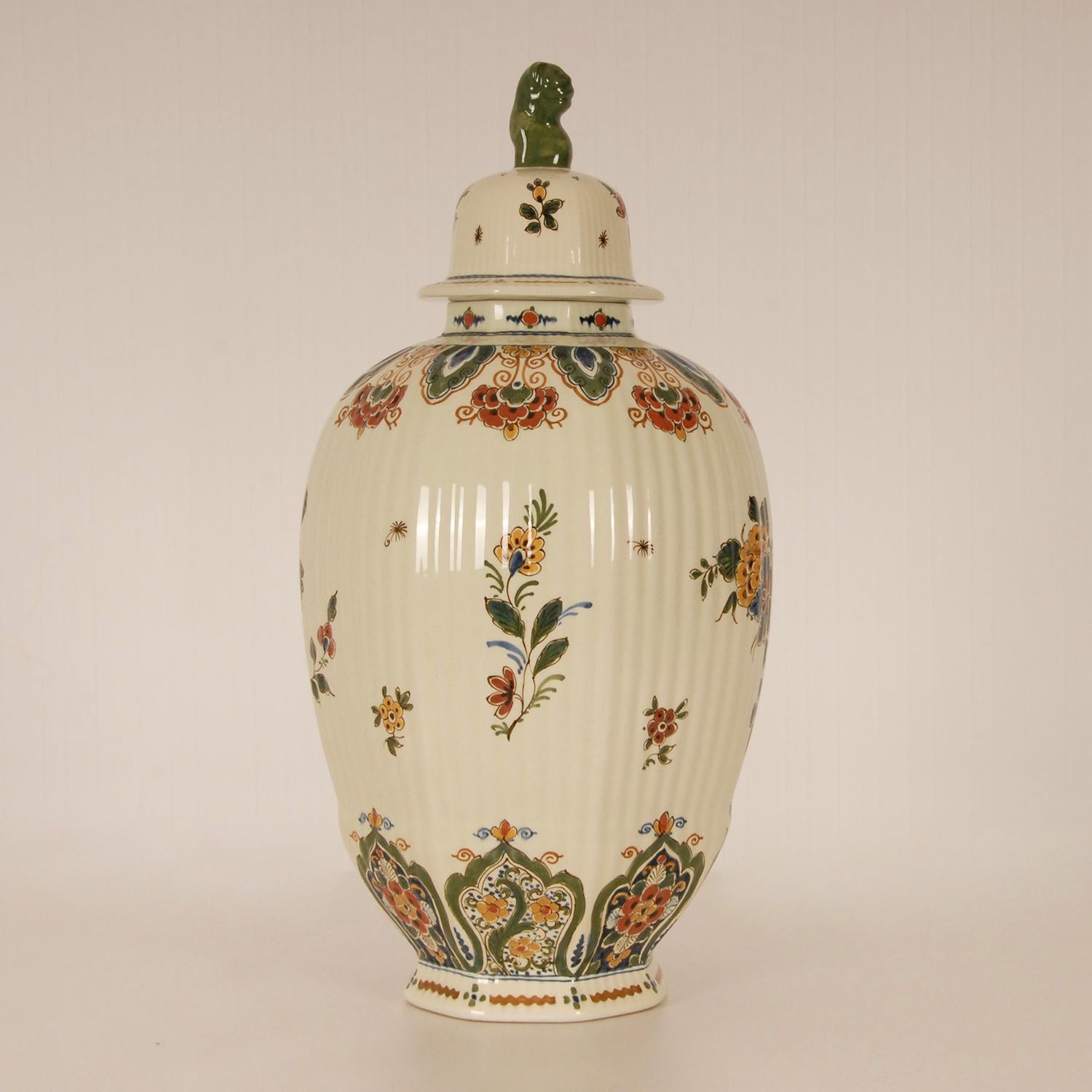 Royal Delft Covered Baluster Vase Earthenware Polychrome Delftware Vase Urn In Good Condition In Wommelgem, VAN