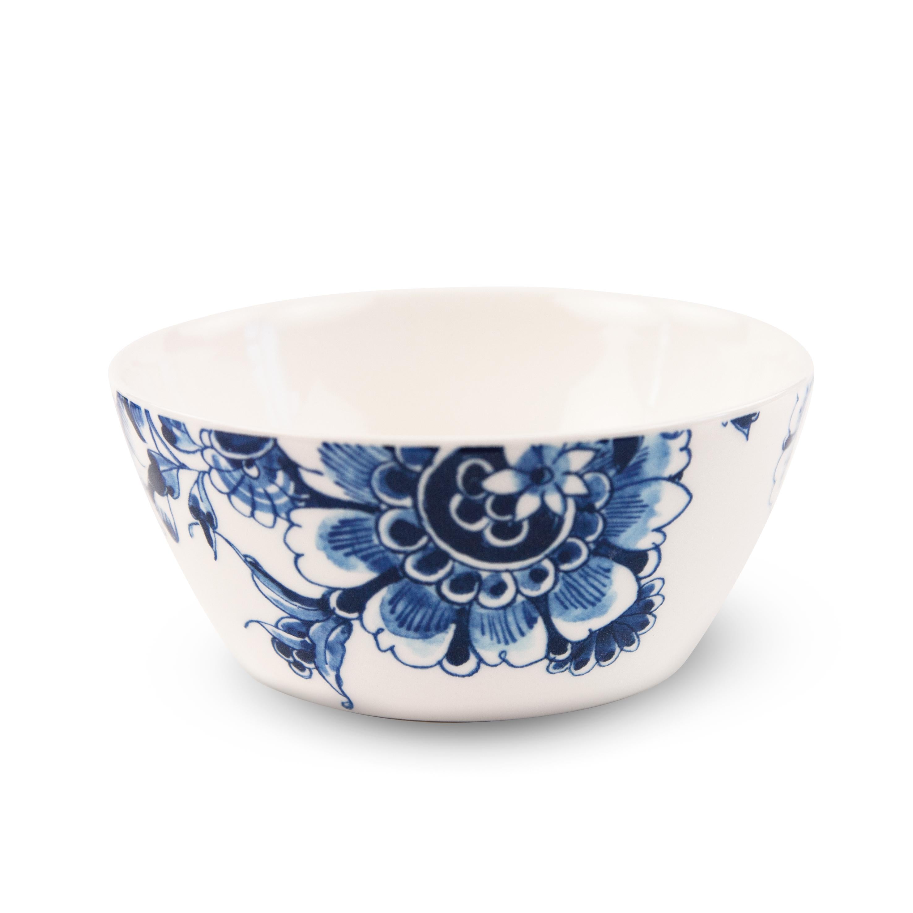 Porcelain Royal Delft hand made porcelain Dinnerware Set of 24 pieces For Sale