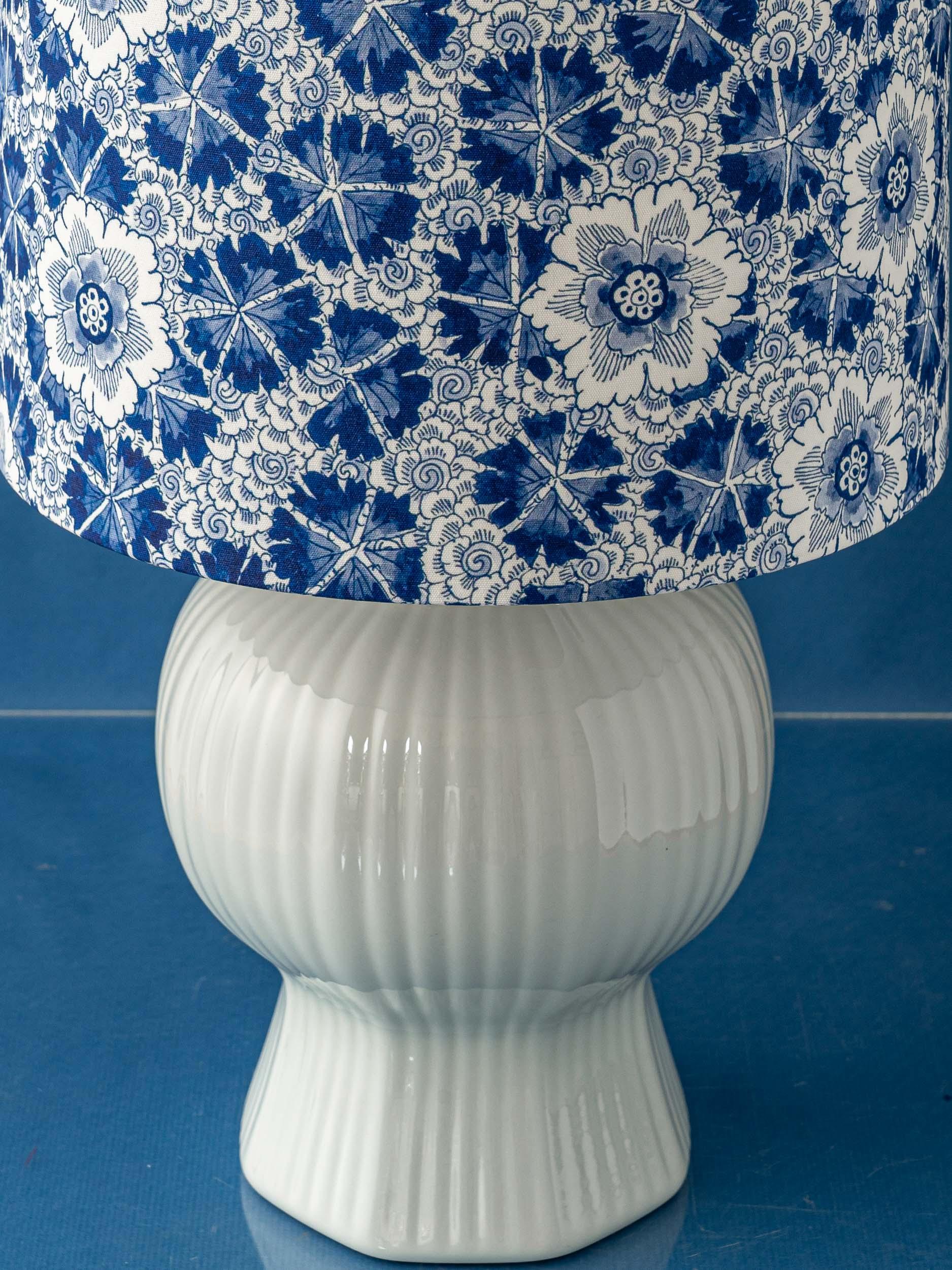 Lampada da tavolo Royal Delft con paralume con stampa Revival Heritage, su ordinazione in vendita 2