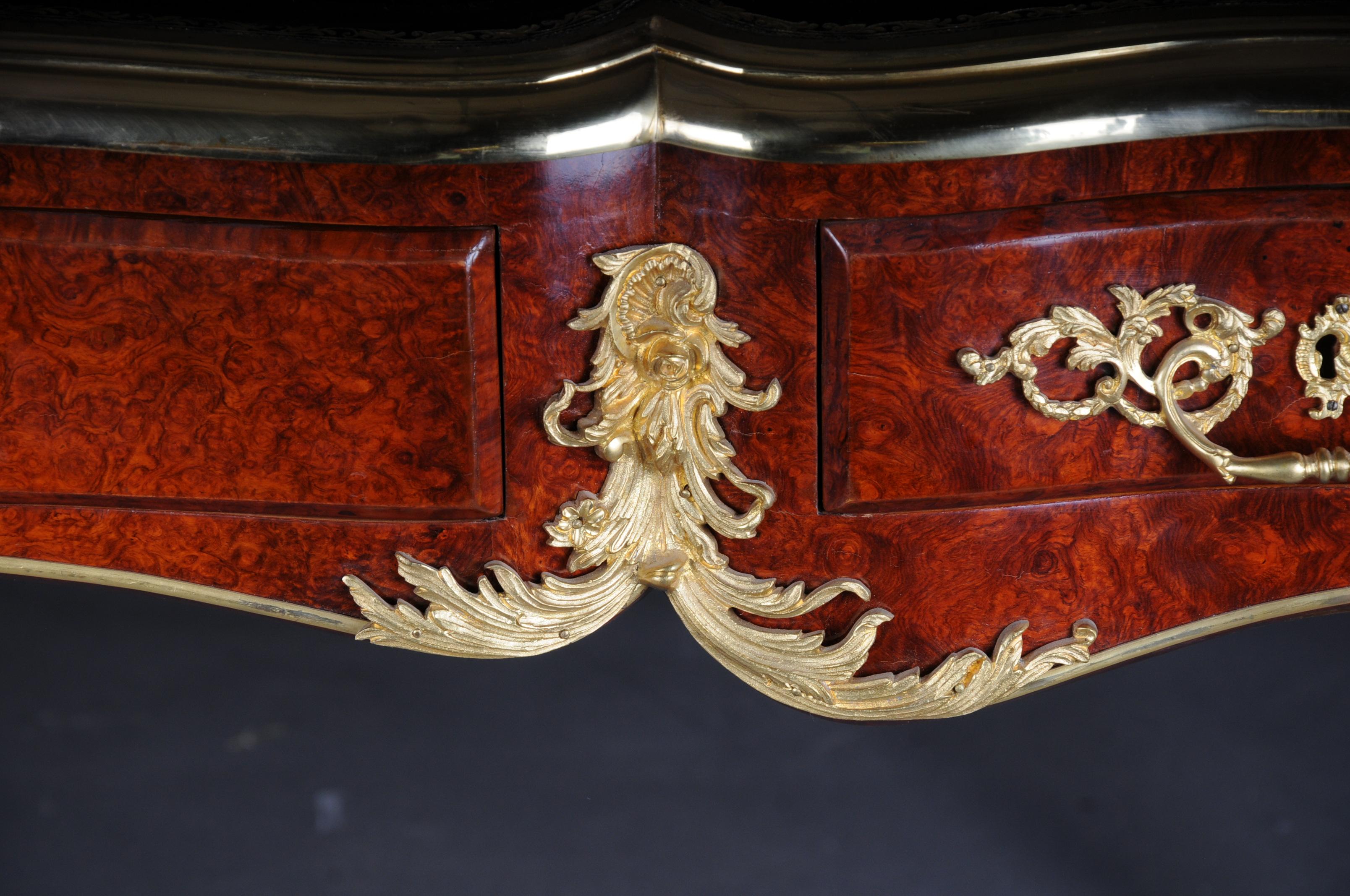 Bureau / bureau plat royal de style Louis XV en vente 8
