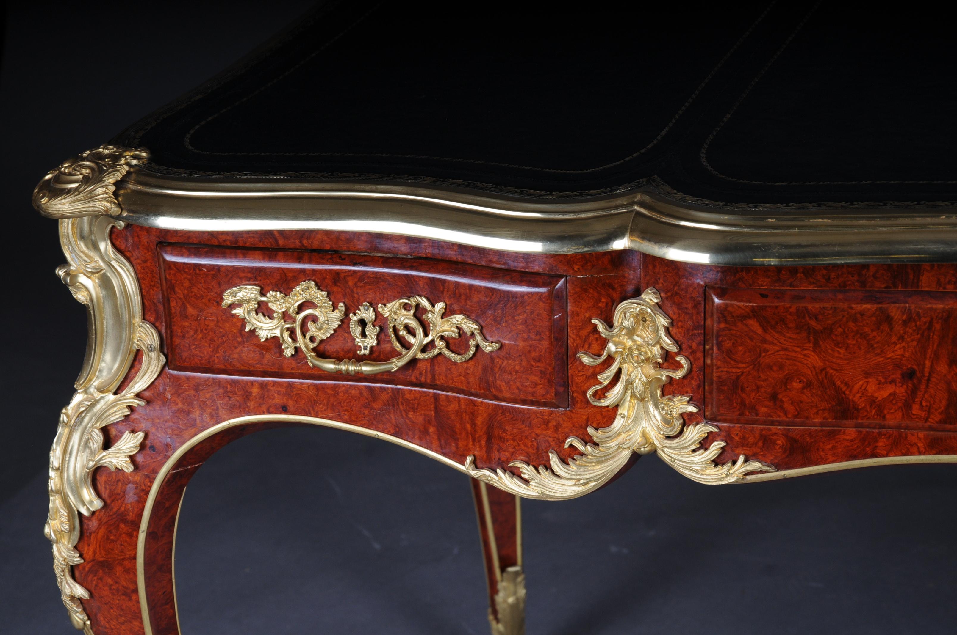 Bureau / bureau plat royal de style Louis XV en vente 9
