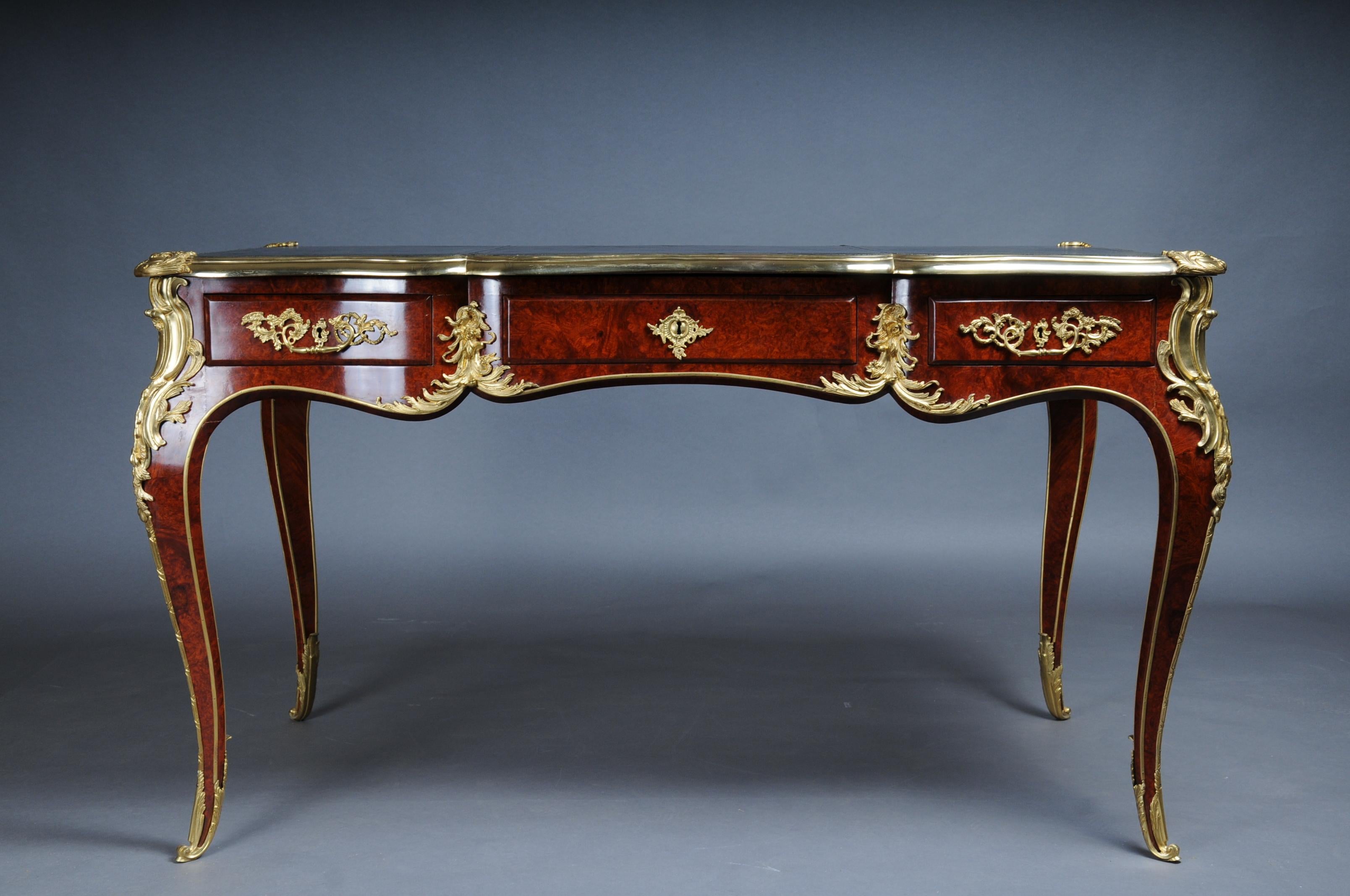 Bureau / bureau plat royal de style Louis XV en vente 11