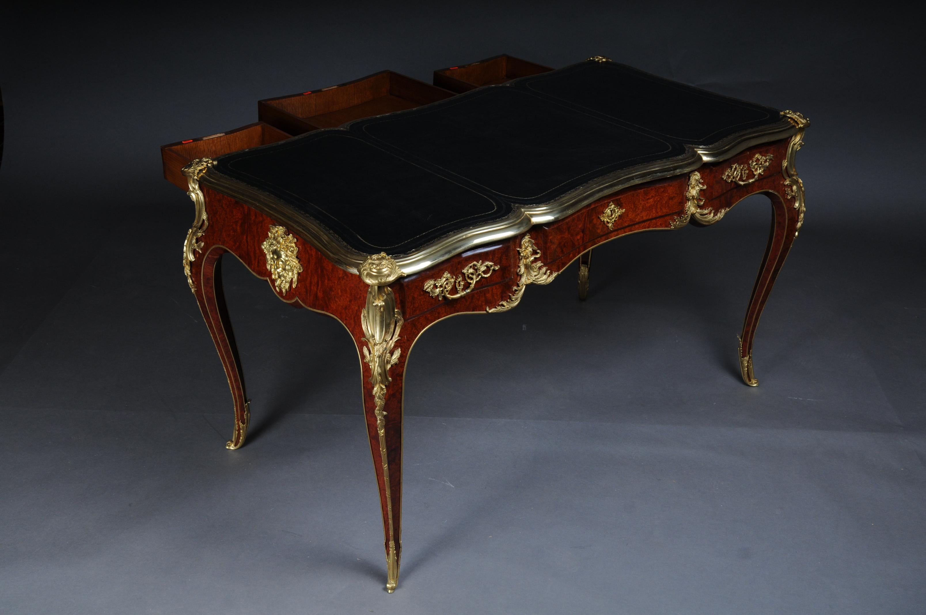 Royal desk / bureau plat in Louis XV style For Sale 3