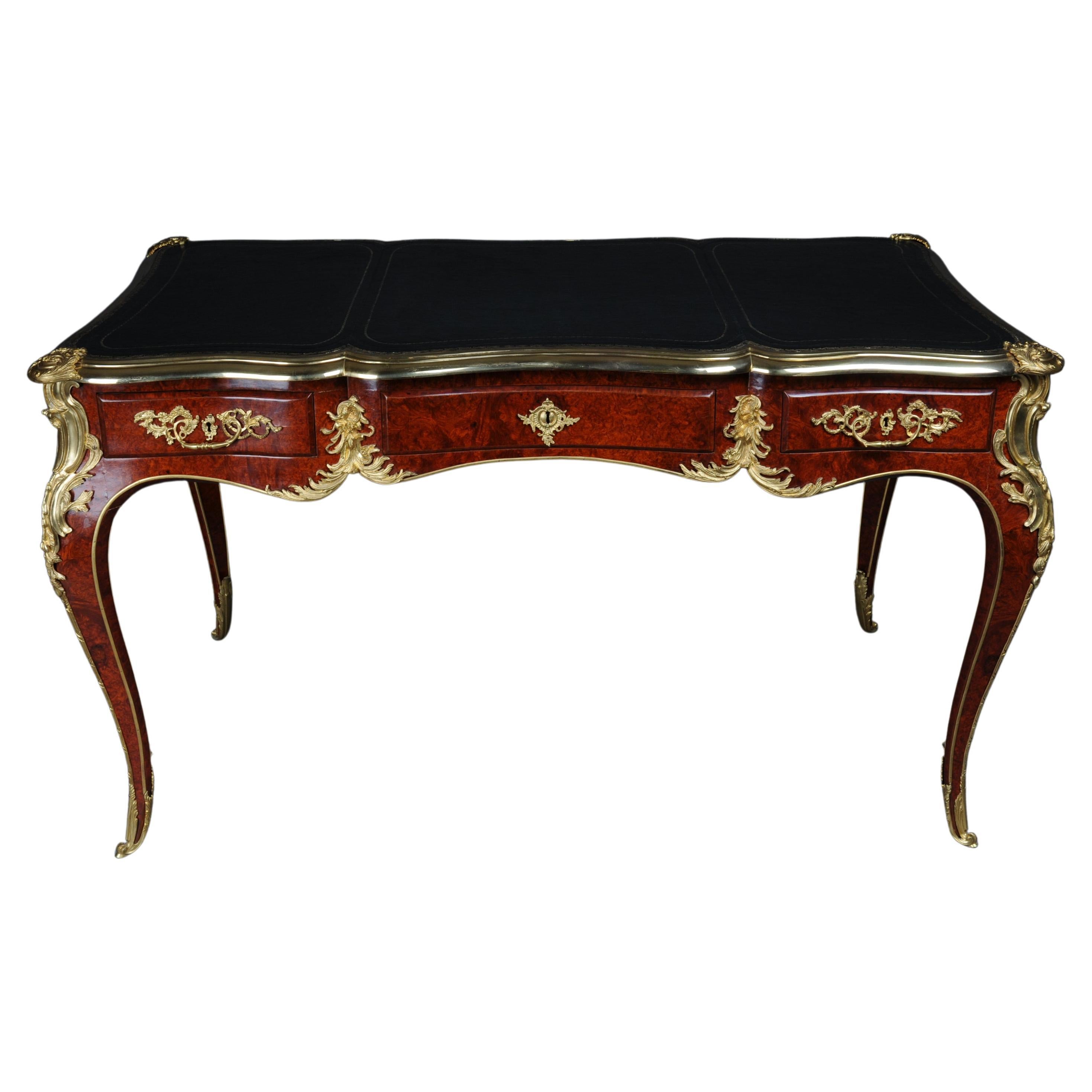 Bureau / bureau plat royal de style Louis XV en vente