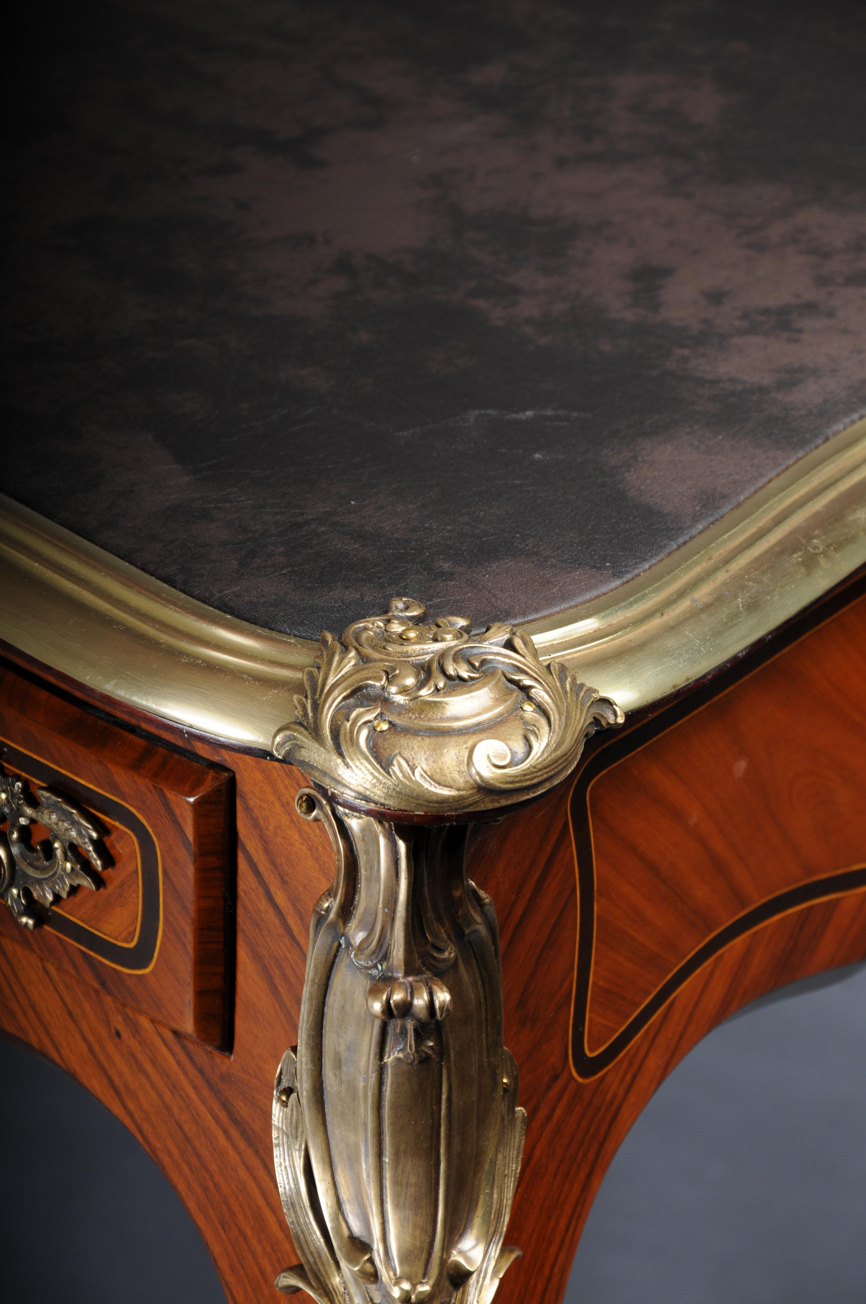 Scrivania reale/bureau plat in stile Luigi XV con impiallacciatura in vendita 4