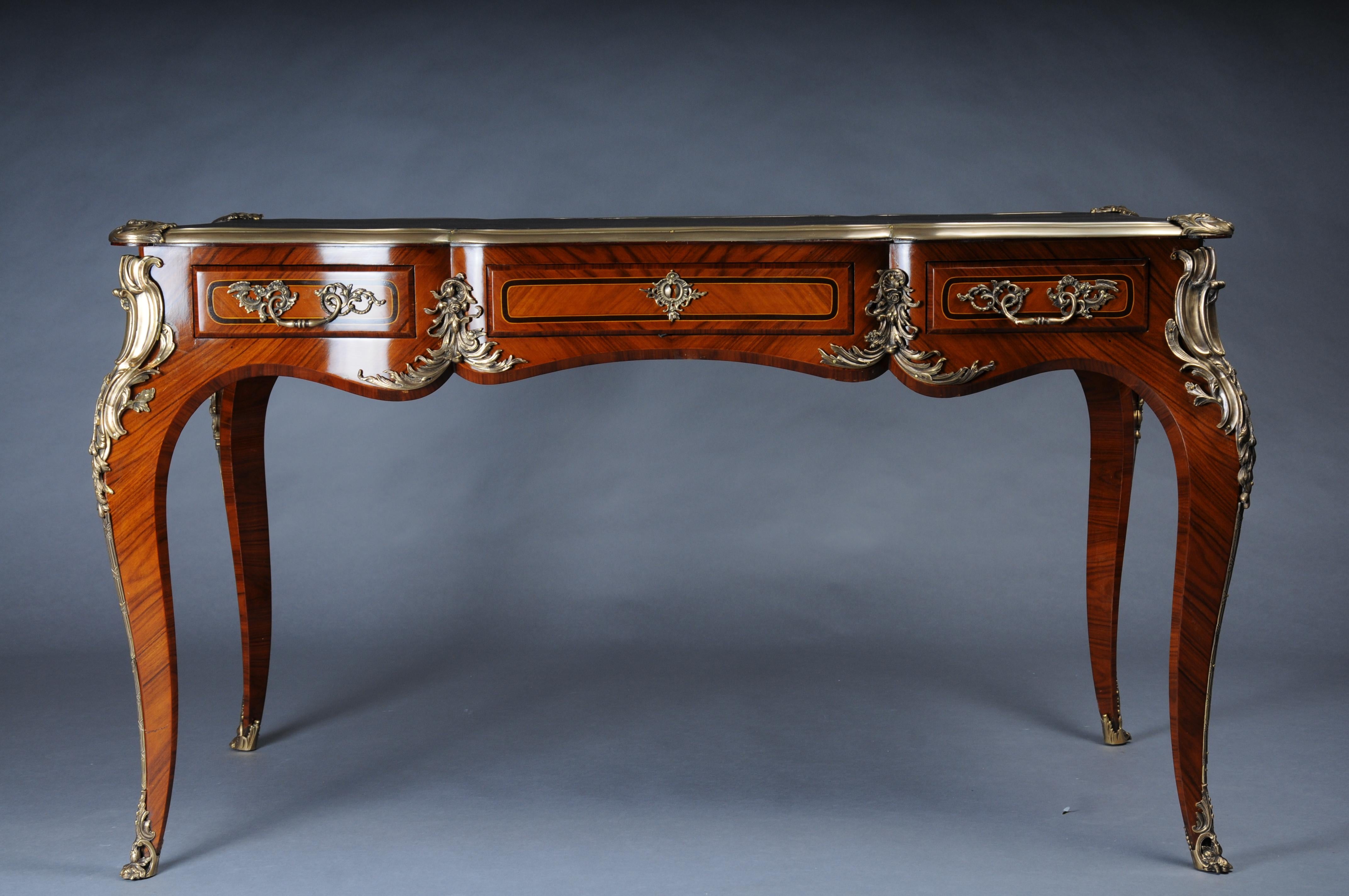 Marqueterie Scrivania reale/bureau plat in stile Luigi XV con impiallacciatura in vendita