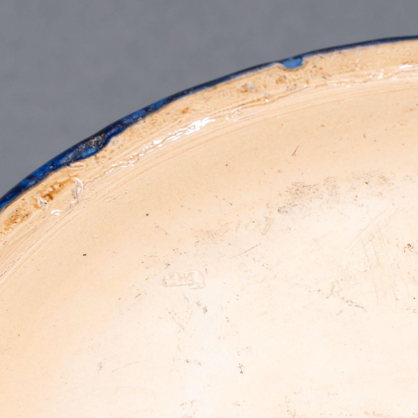 Royal Doulton. Ein perfektes Paar Jardinieres auf passenden Ständern im Angebot 14