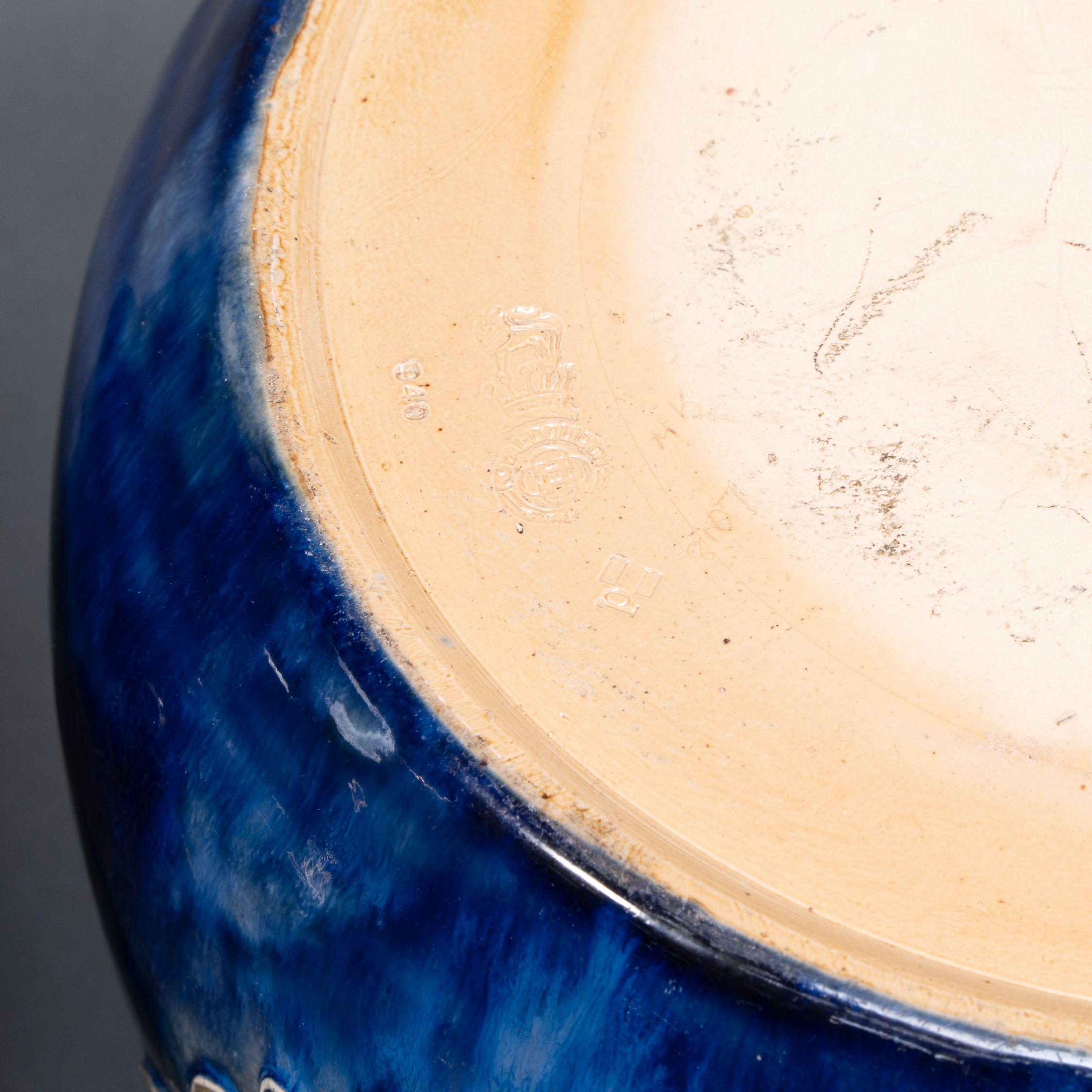 Royal Doulton. Ein perfektes Paar Jardinieres auf passenden Ständern im Angebot 15