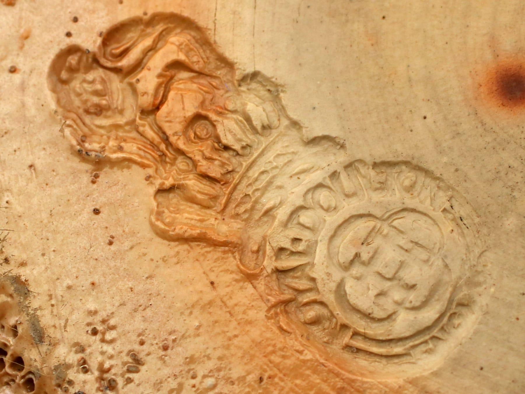 Royal Doulton Antiker Streichholzhalter aus Keramik und Sterlingsilber im Angebot 2