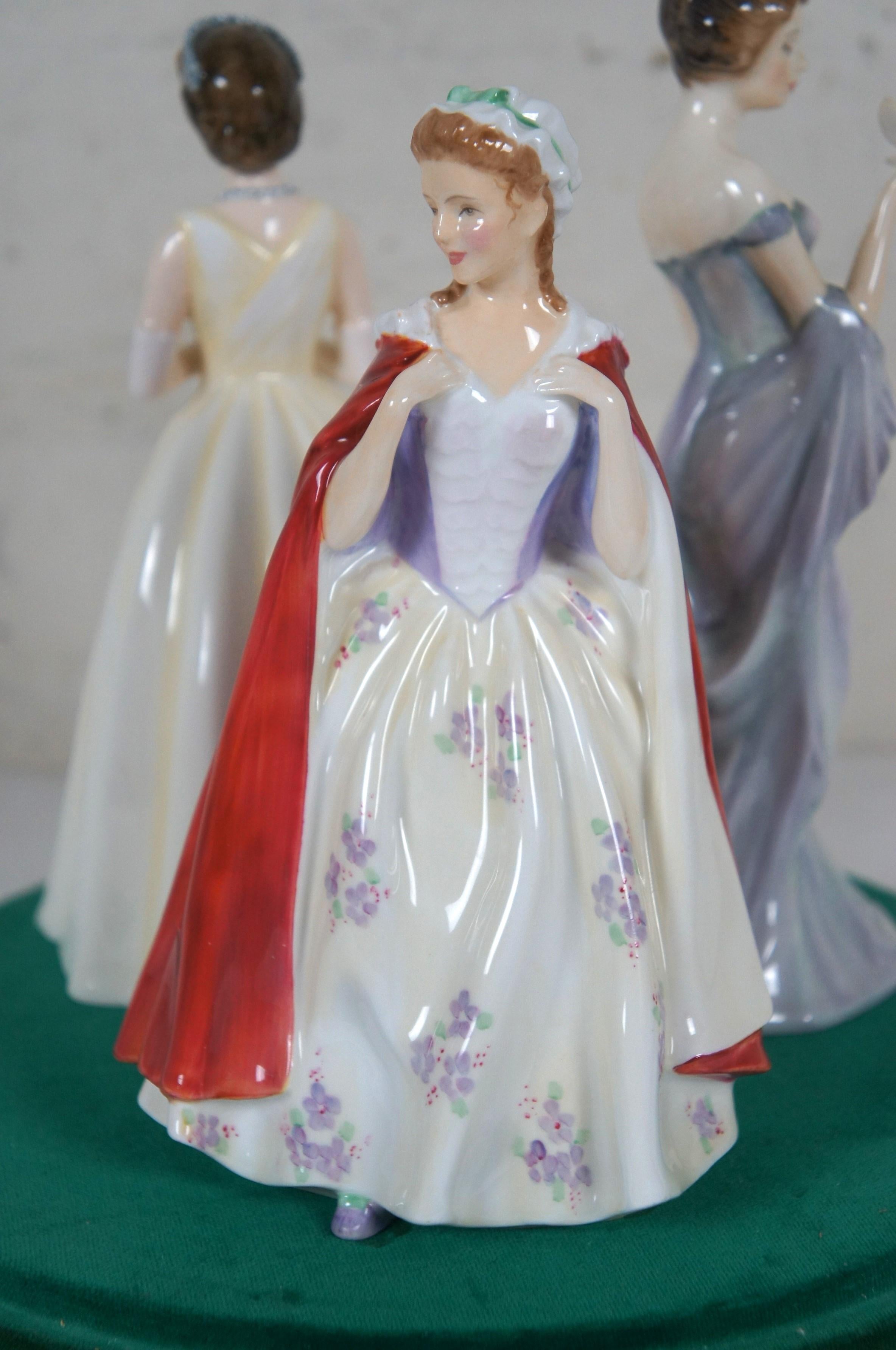 Royal Doulton Tafelaufsatz Figuren in Glockenglas Königin Elizabeth II Bess Harmonie im Angebot 1