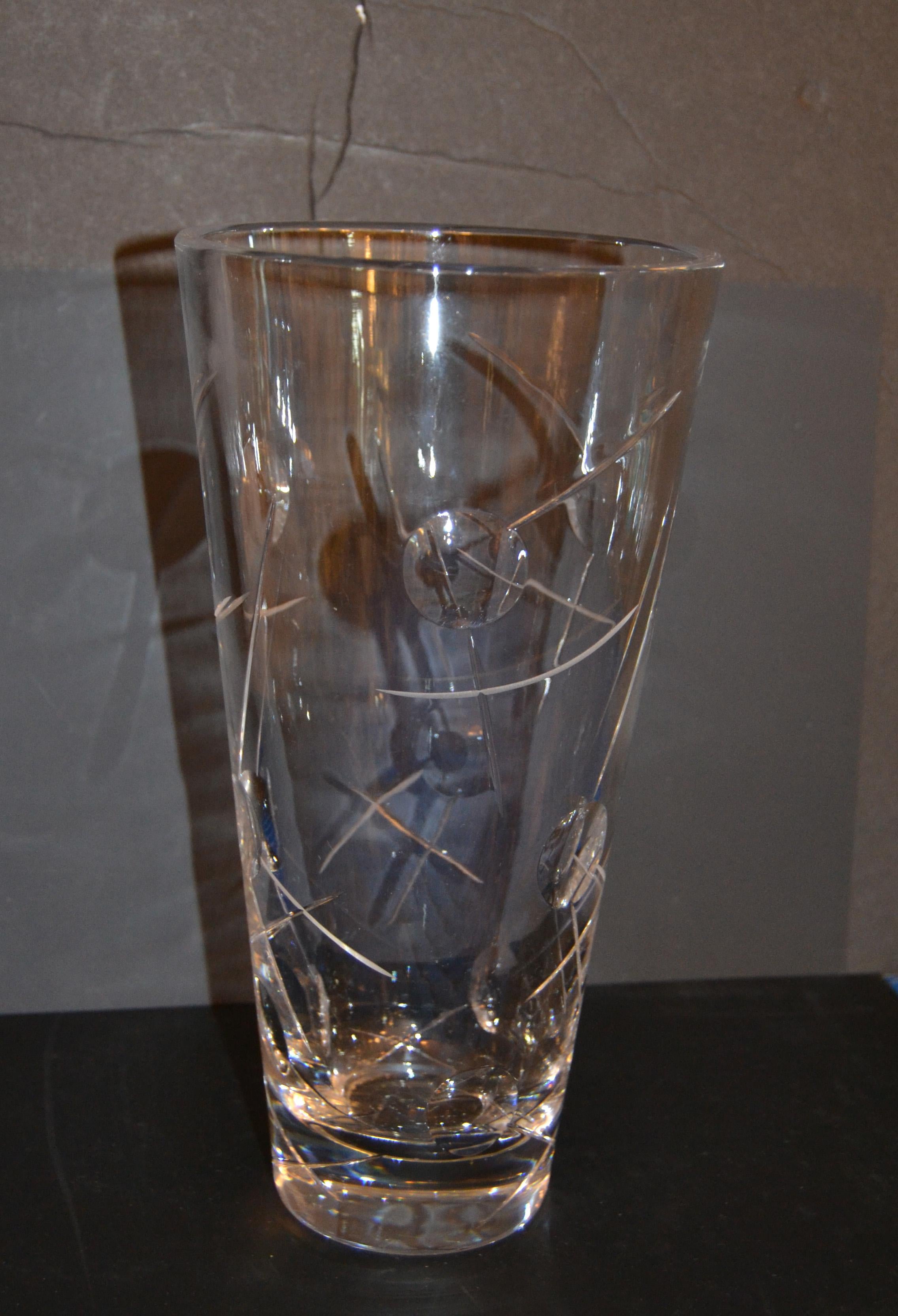 Hand-Crafted Royal Doulton Cut Crystal Vase with Bubbles Etching Mid-Century Moden England For Sale
