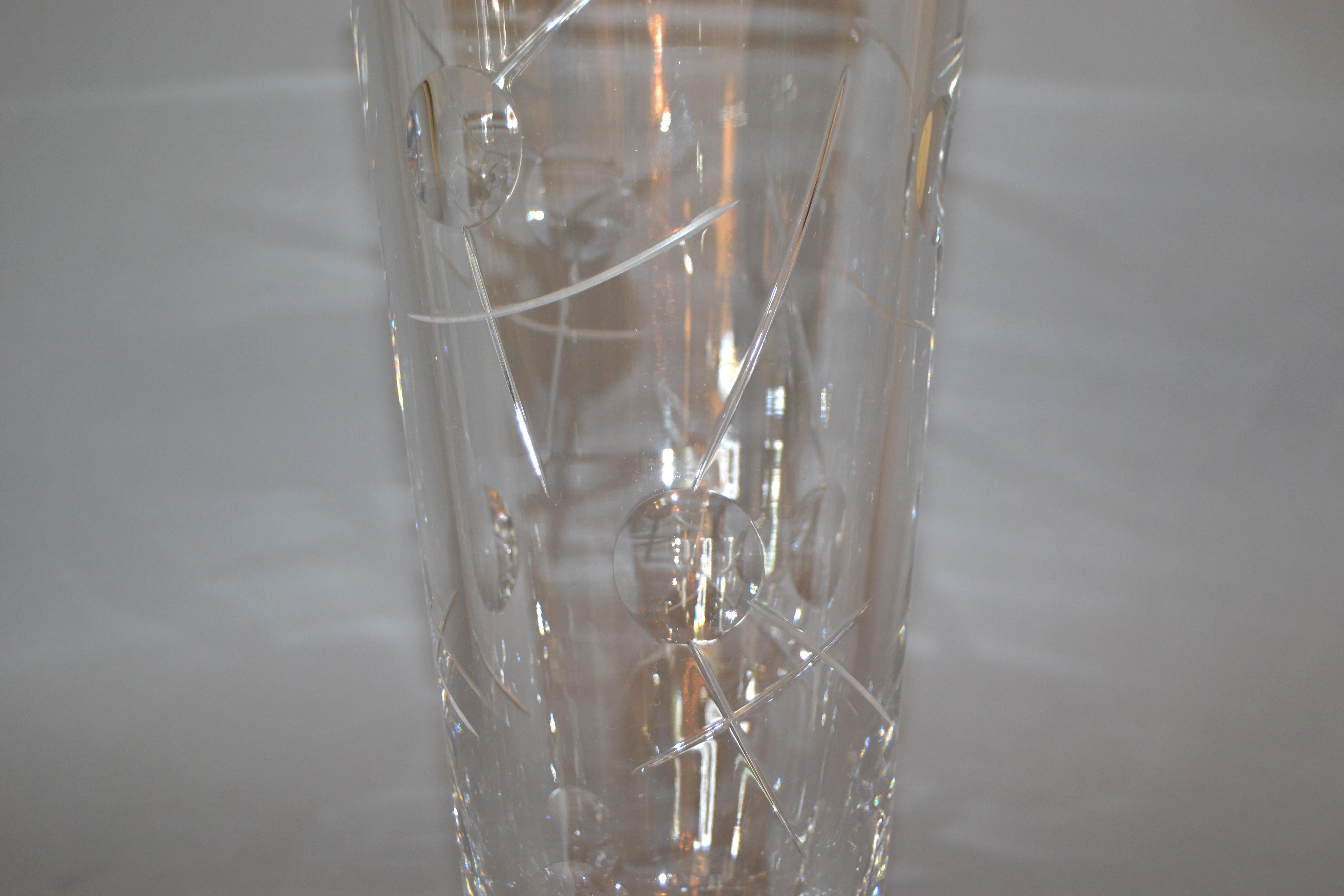 Royal Doulton Cut Crystal Vase with Bubbles Etching Mid-Century Moden England In Good Condition For Sale In Miami, FL