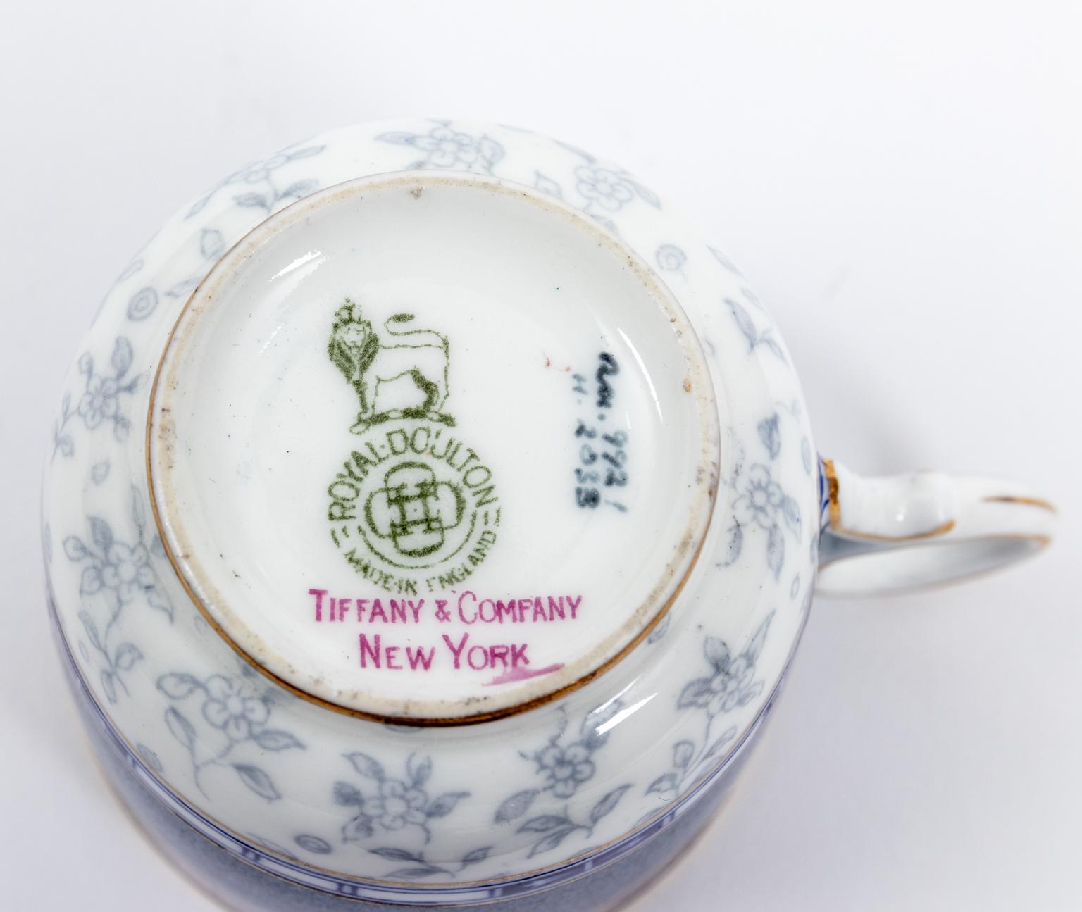 Royal Doulton Demi-Tasse Vintage In Good Condition For Sale In Stamford, CT
