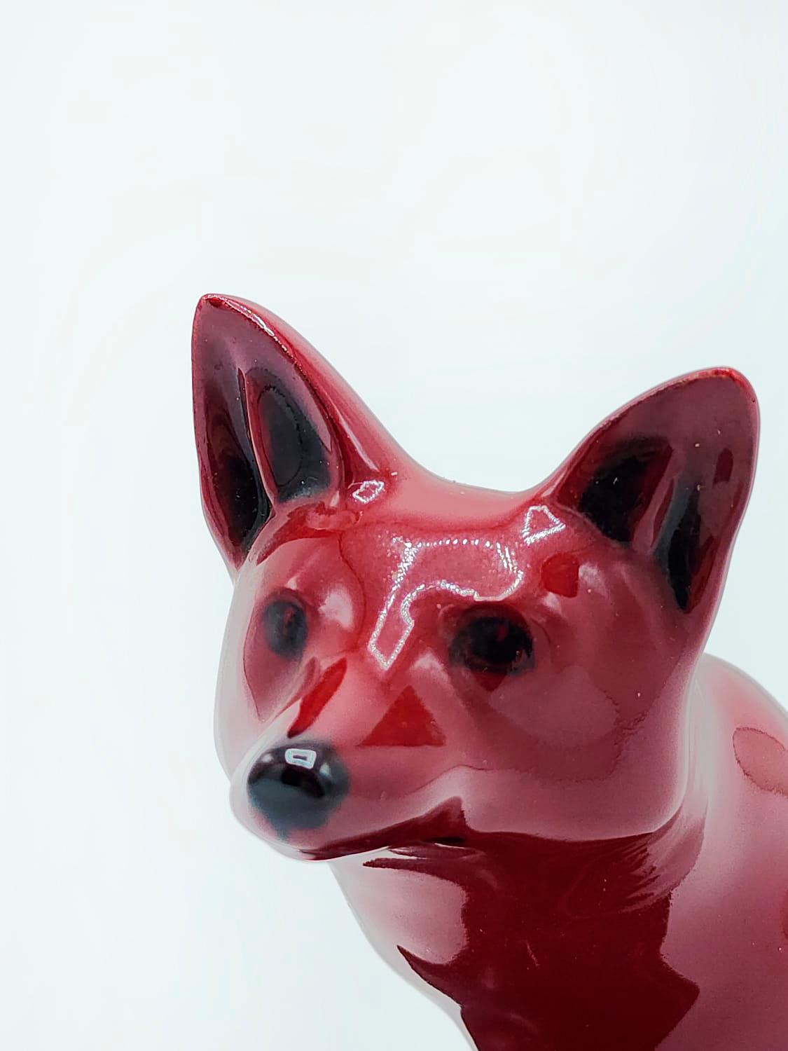 Porcelaine Figurine Royal Doulton Flambe assis renard Hn130 en porcelaine d'os de Chine en vente