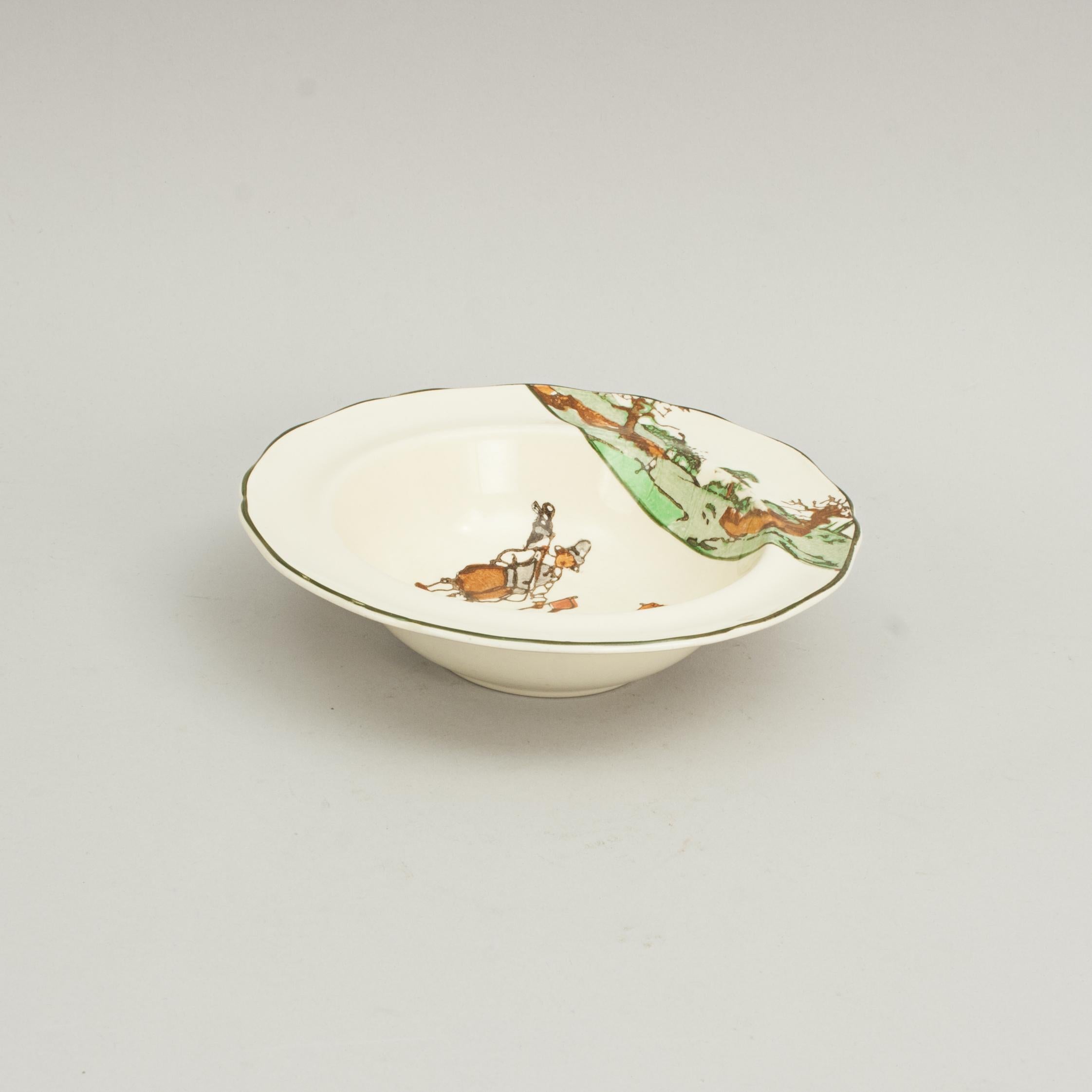Royal Doulton Golf Bowl, Series Ware In Good Condition For Sale In Oxfordshire, GB