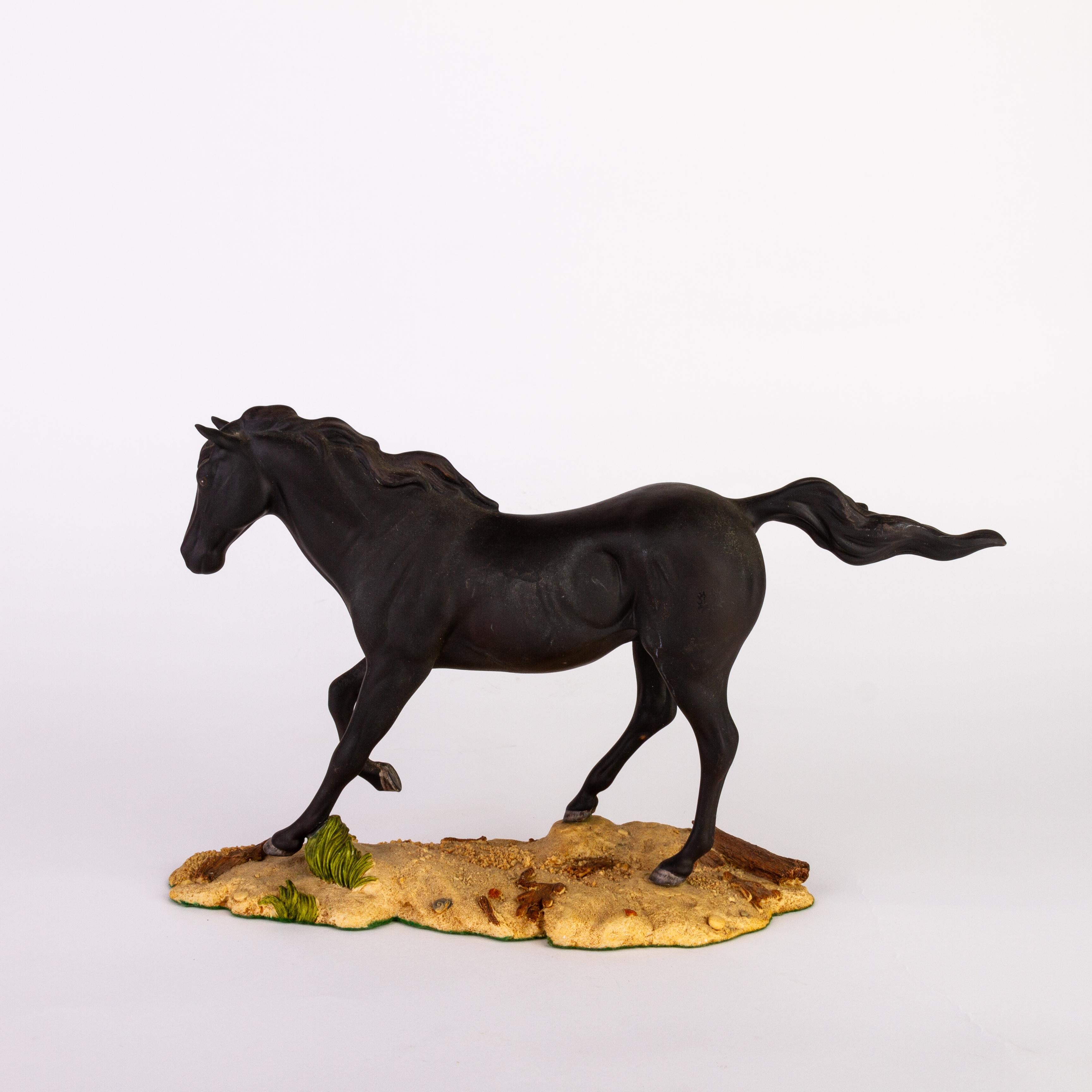Royal Doulton Horse Sculpture  In Good Condition For Sale In Nottingham, GB