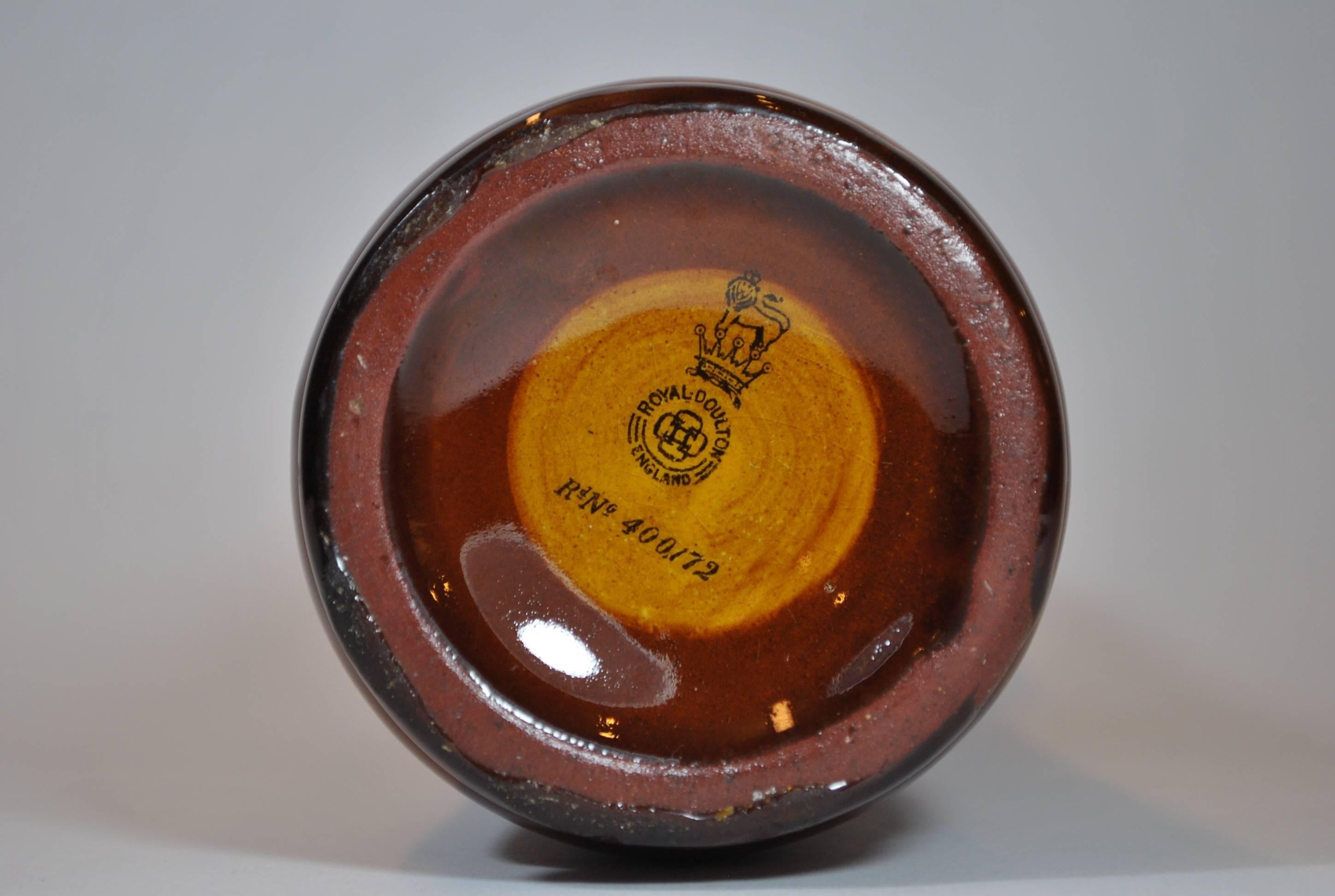 Caja para tabaco Kingsware de Royal Doulton con tapa principios del siglo XX en venta