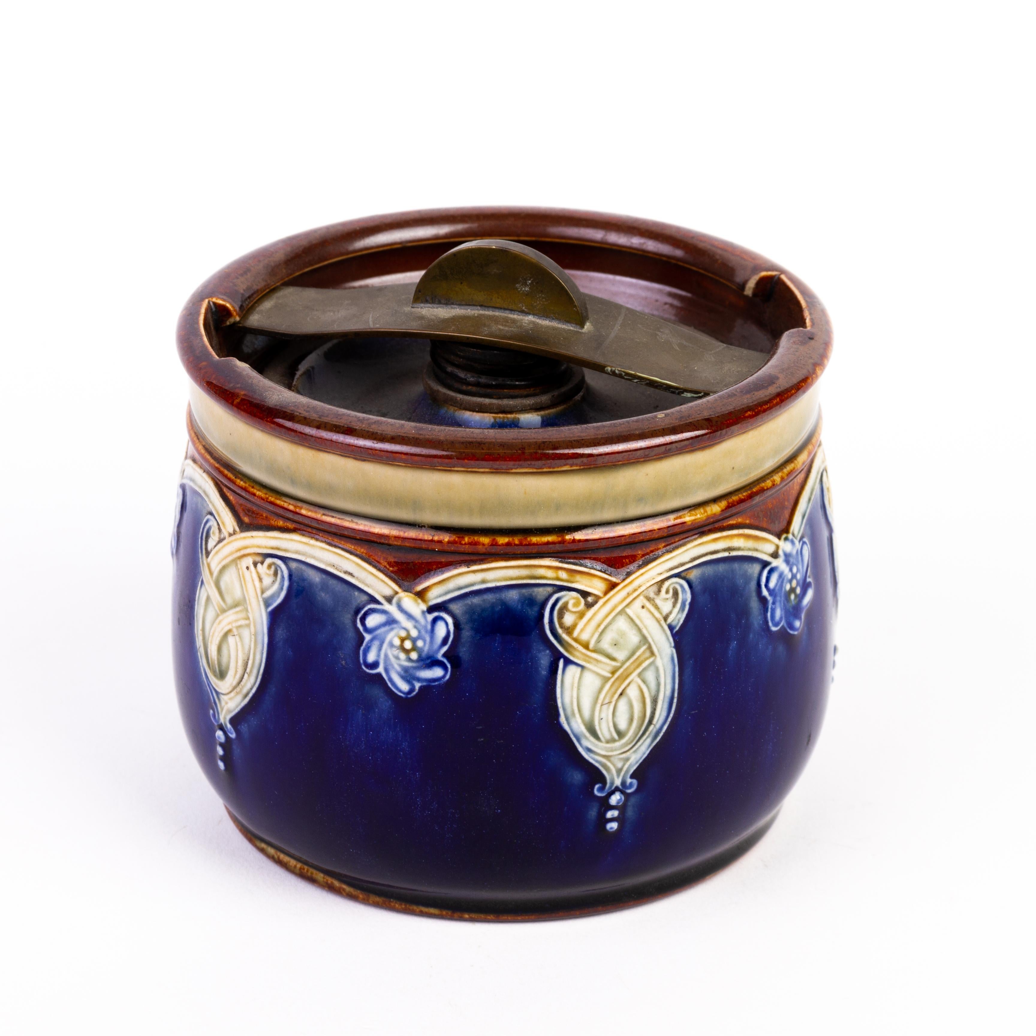 Royal Doulton Lambeth Ceramic Tobacco Jar In Good Condition In Nottingham, GB