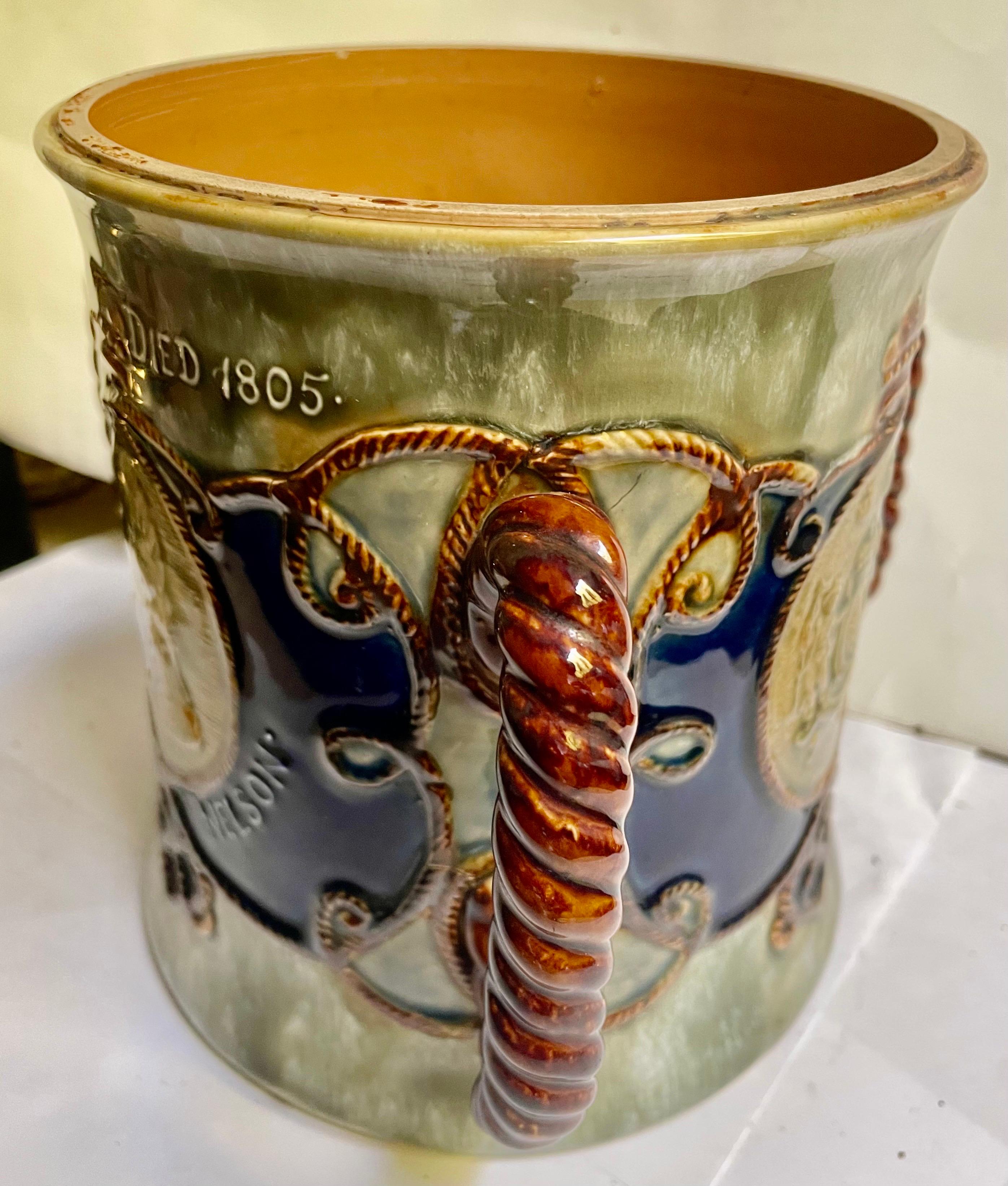 Vernissé Royal Doulton Lord Nelson Memorial Large Stoneware Loving Cup Centerpiece (pièce maîtresse en grès) en vente