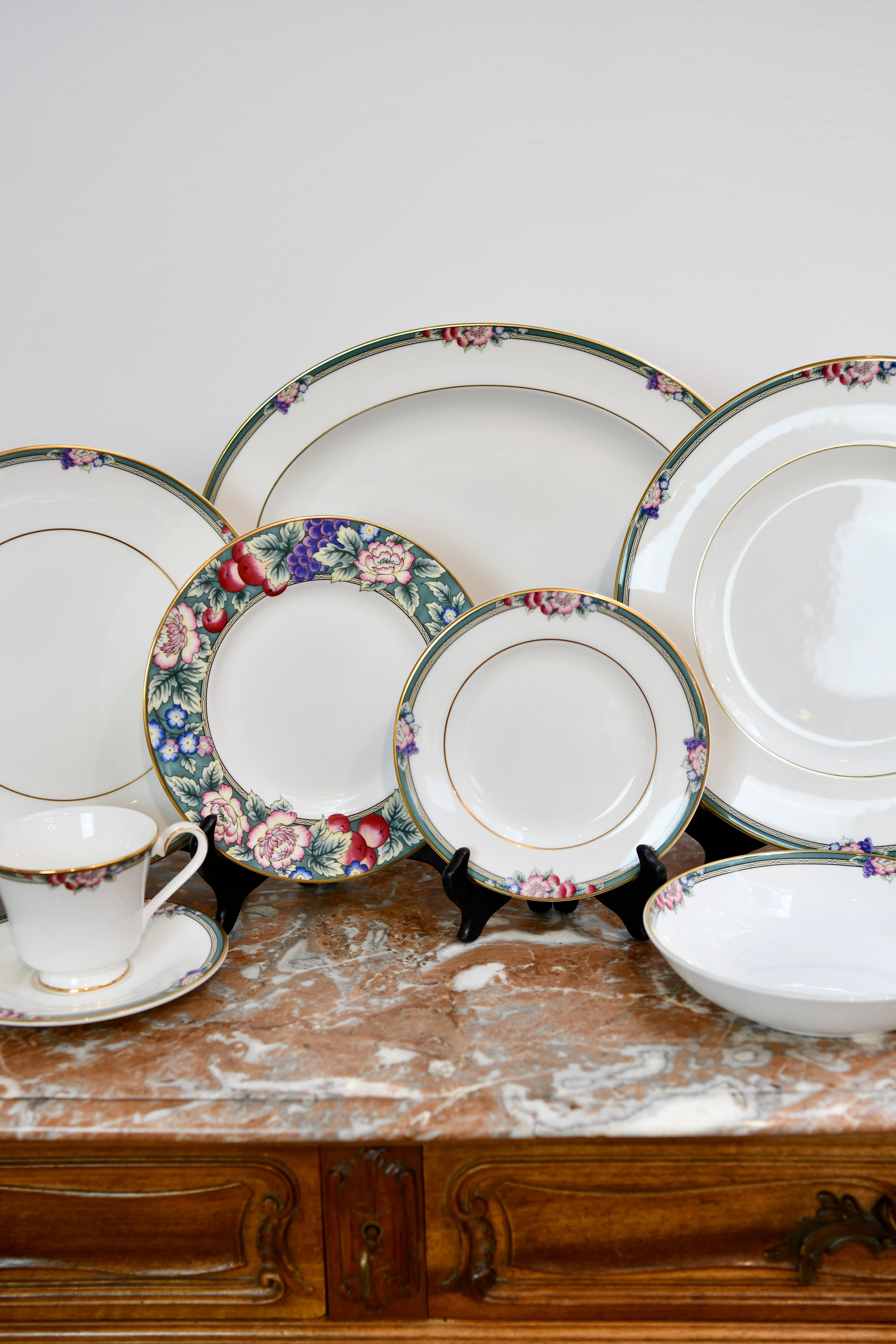 English Royal Doulton Orchard Hill Dinnerware Set For Sale