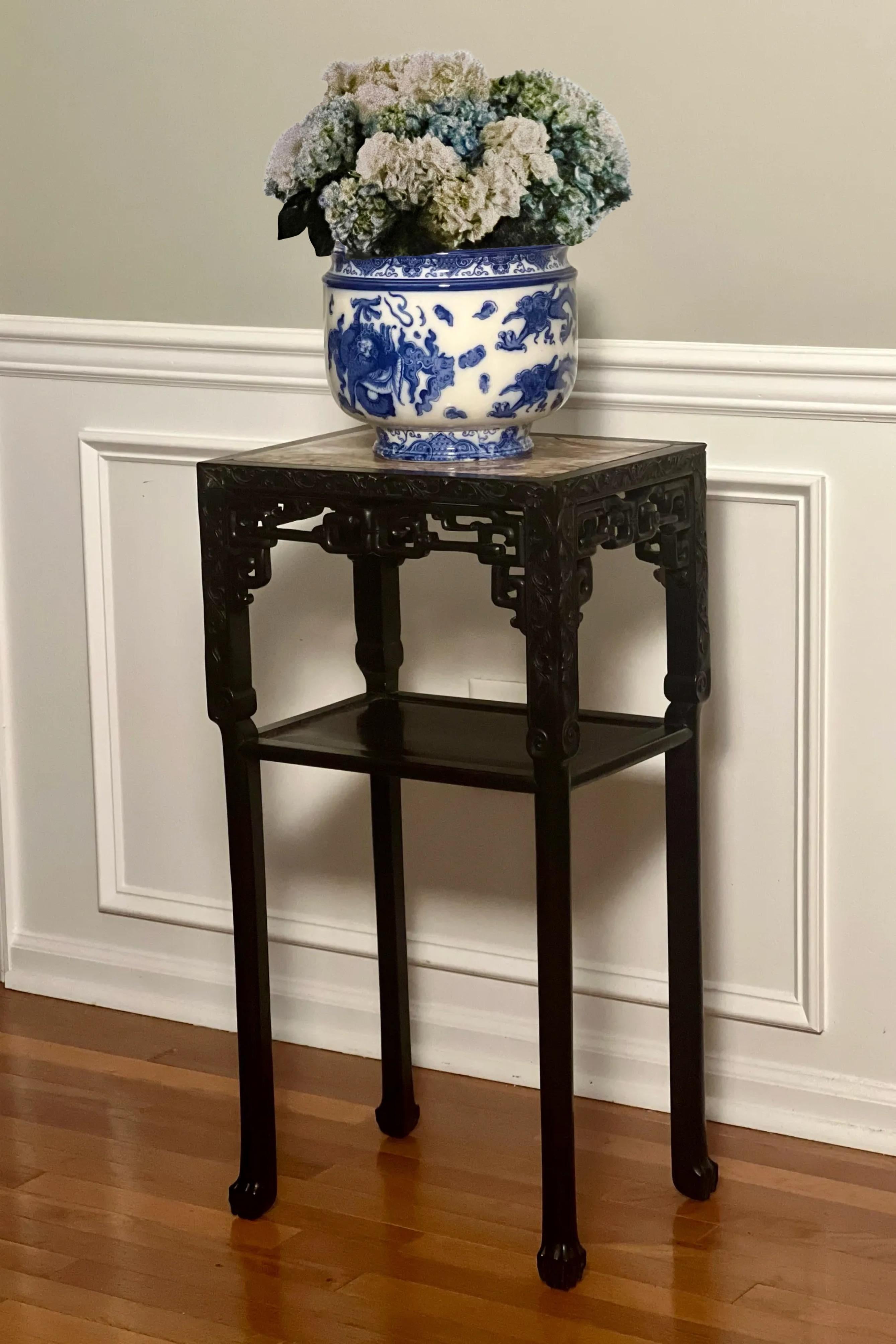 Royal Doulton 'Oyama' Pattern Flow Blue Porcelain Jardiniere In Good Condition For Sale In Doylestown, PA