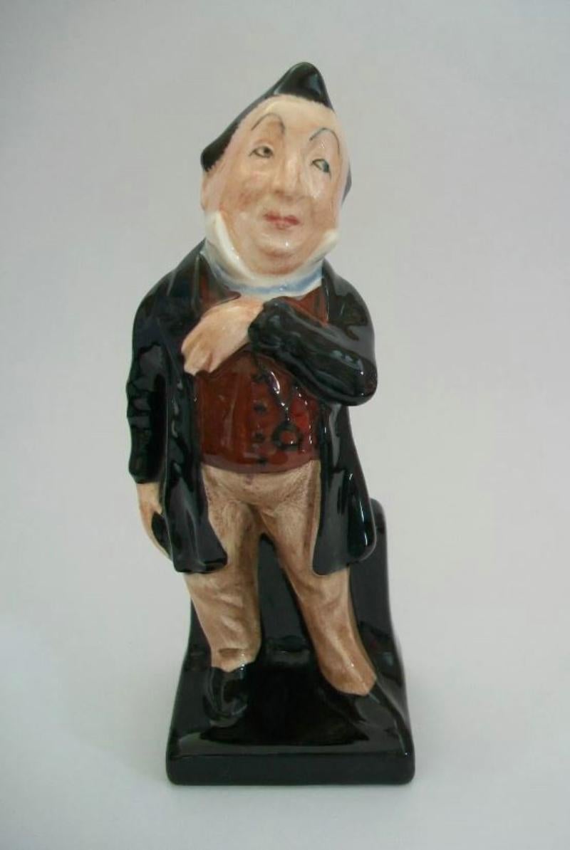 ROYAL DOULTON - 'Pecksniff' - Vintage Dickens character ceramic figurine - hand painted - signed on the base (back stamp used between 1930 and 1993) - United Kingdom - mid 20th century.

Excellent vintage condition - no loss - no damage - no cracks