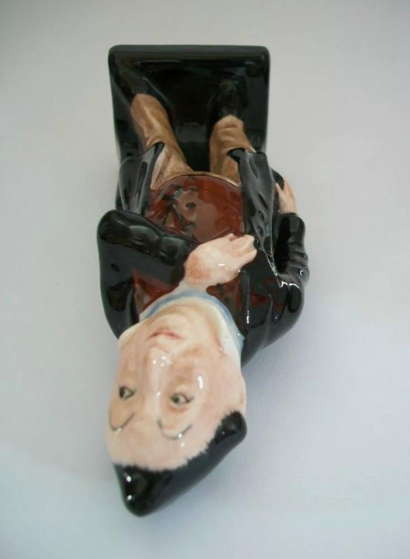 Ceramic ROYAL DOULTON - 'Pecksniff' - Vintage Dickens Figurine - U.K. - Mid 20th Century For Sale