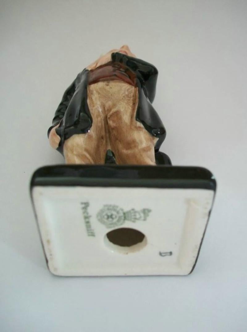 ROYAL DOULTON - 'Pecksniff' - Vintage Dickens Figurine - U.K. - Mid 20th Century For Sale 1