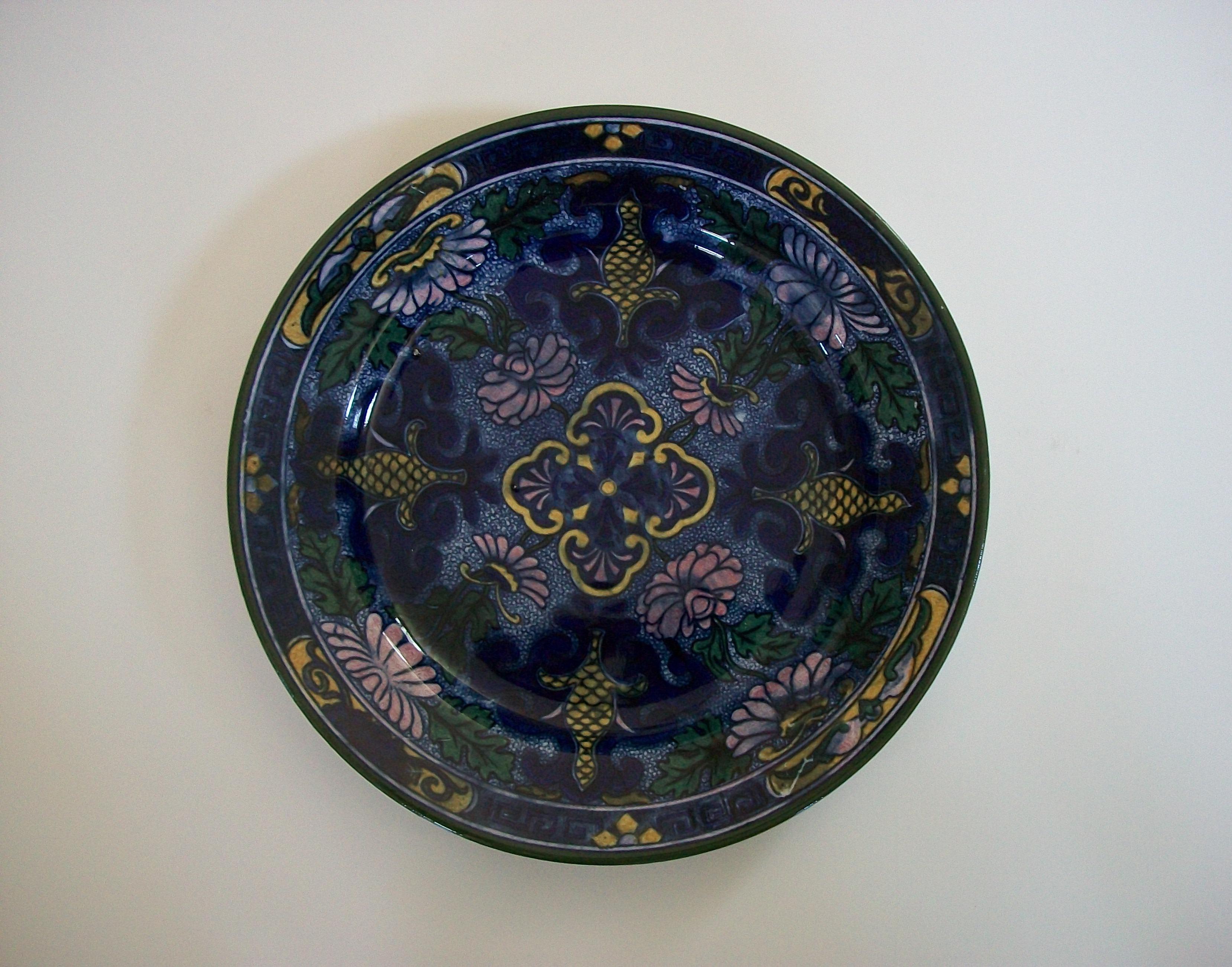 Islamic ROYAL DOULTON - Persian Pattern Plate - Design Number D3088 - U.K. - Circa 1920 For Sale