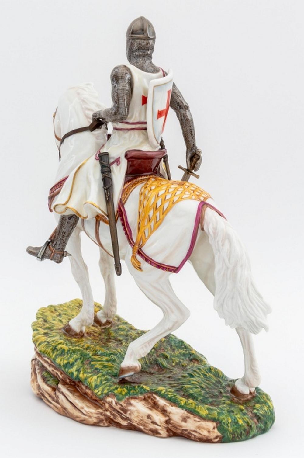 Figure de Saint George en porcelaine de Royal Doulton en vente 3
